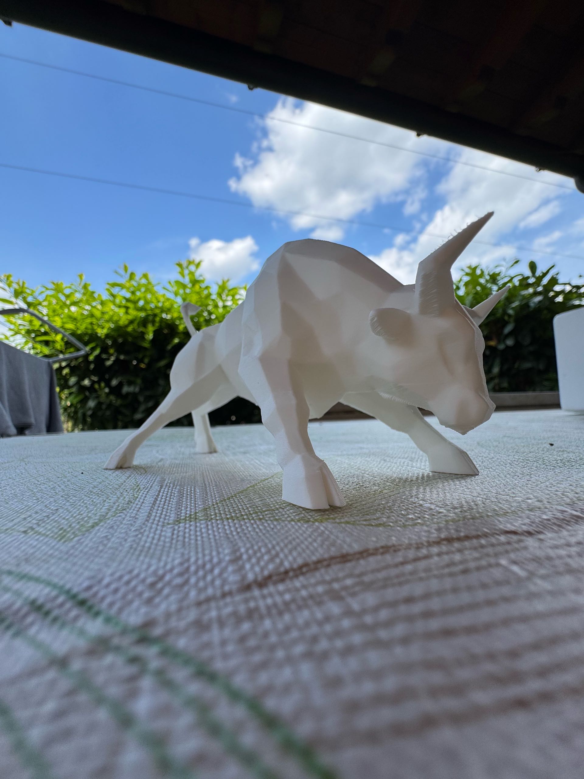 Escultura de touro Guardião do Poder