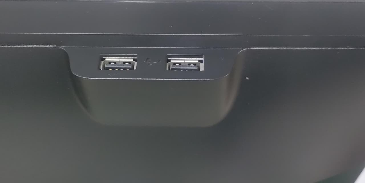 DELL 22"HYDROLIC & ROTATE MONITOR