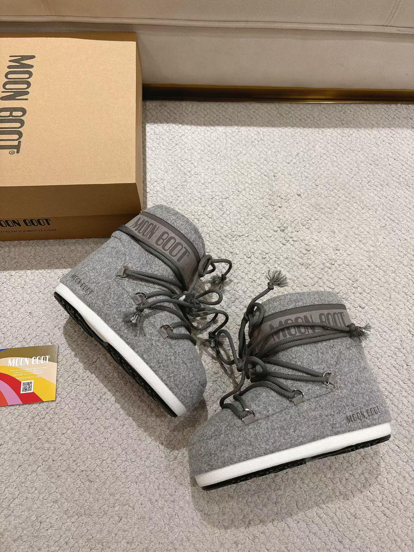 MB Classic Grey Snow Boots