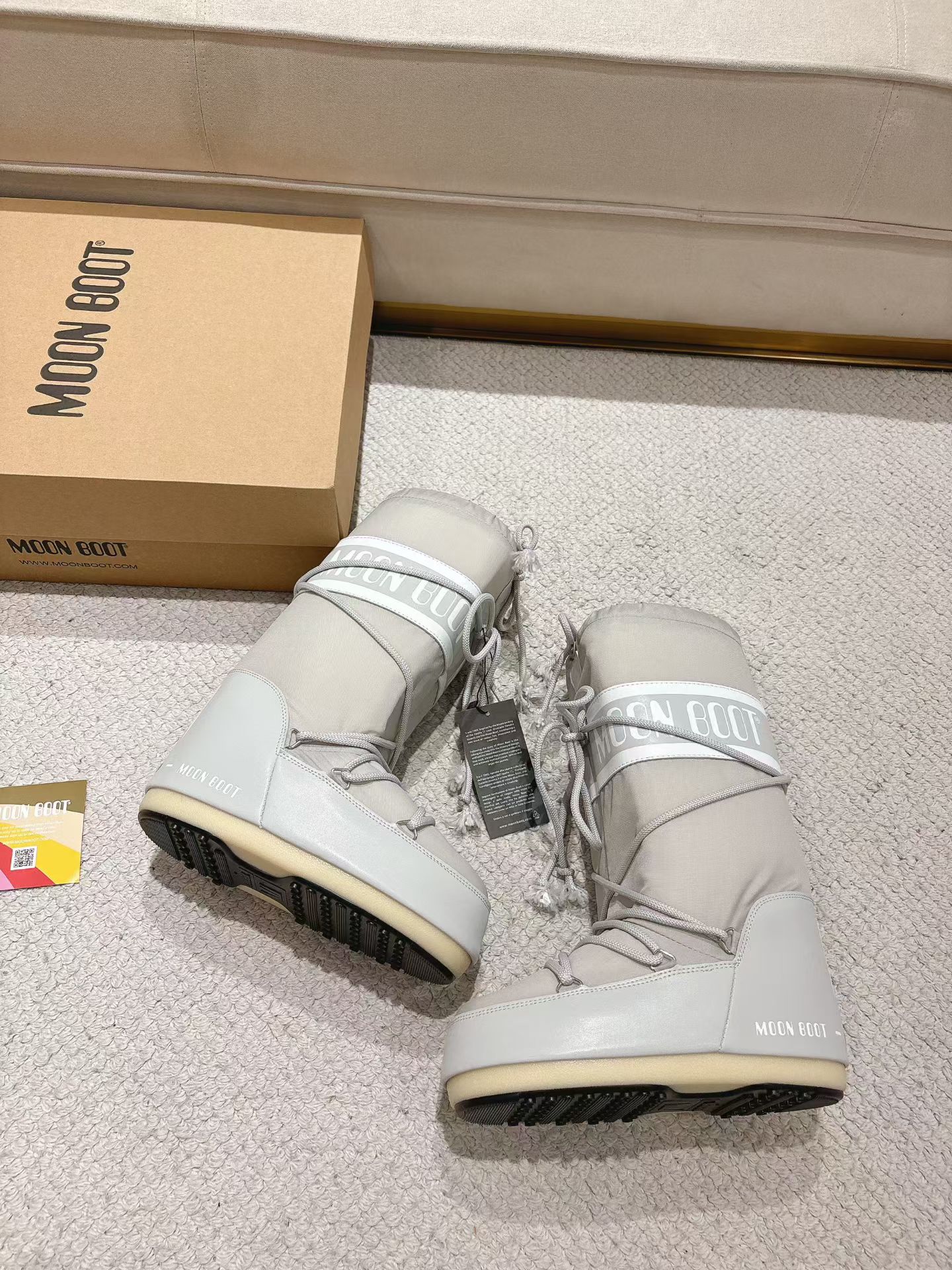  Icon White Snow Boots