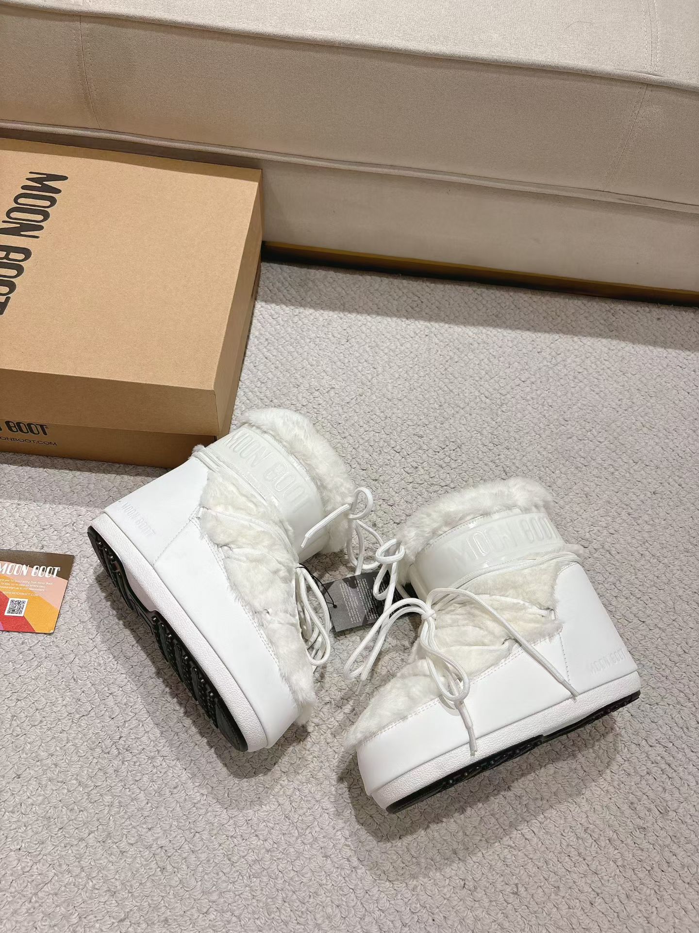 MB Icon Low White Winter Boots