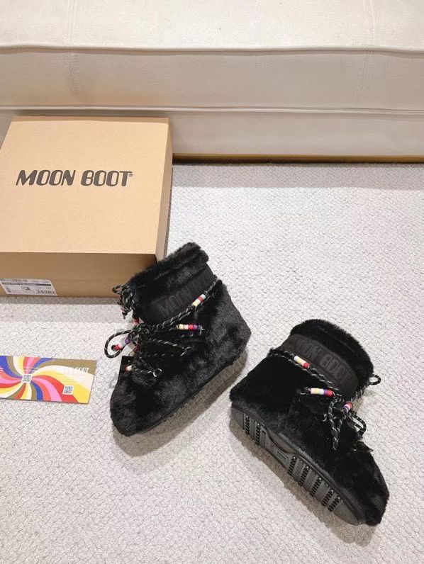 MB Black Furry Winter Boots