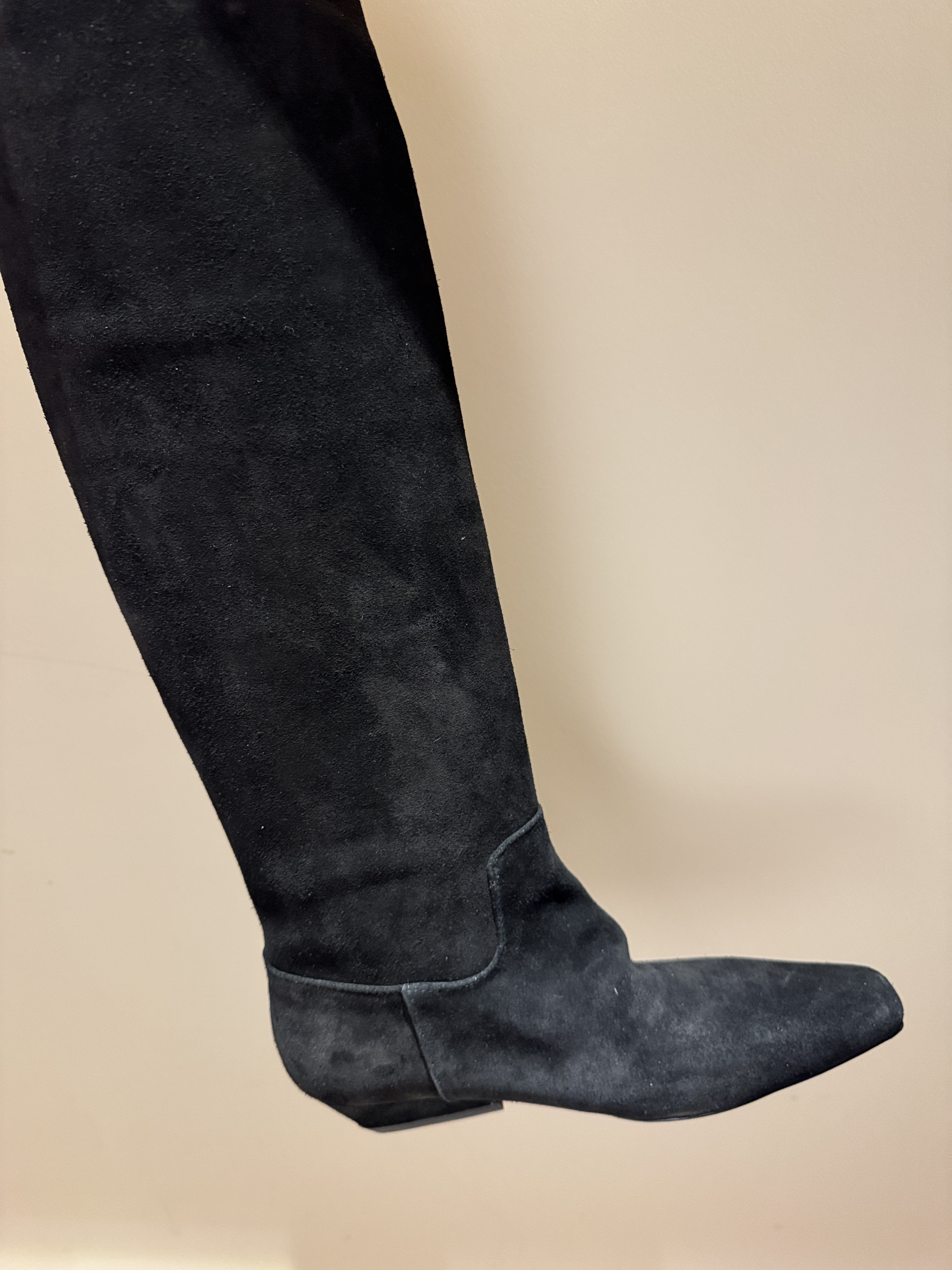 Women's Black Suede Heeled Shoe