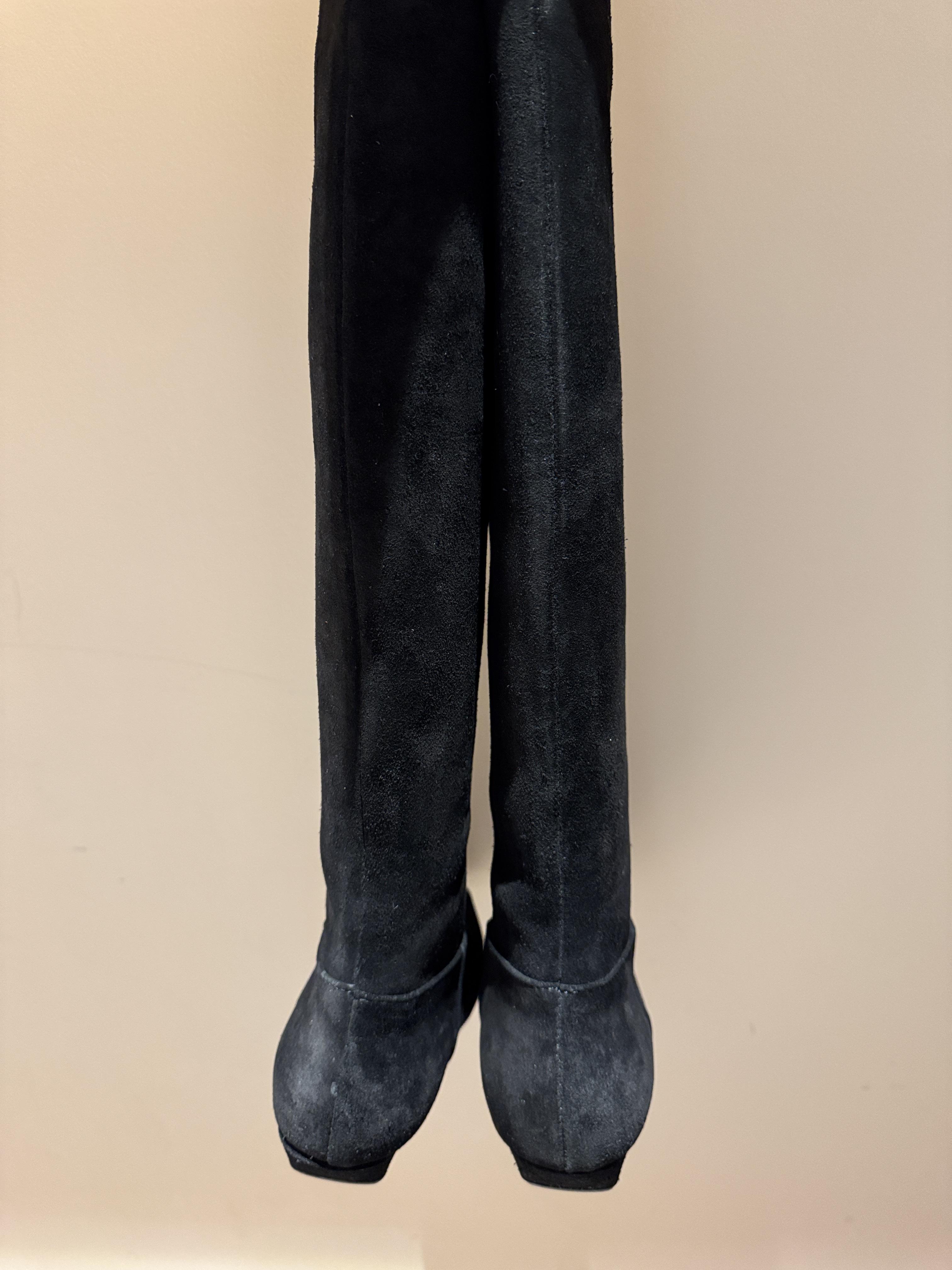 Women's Black Suede Heeled Shoe