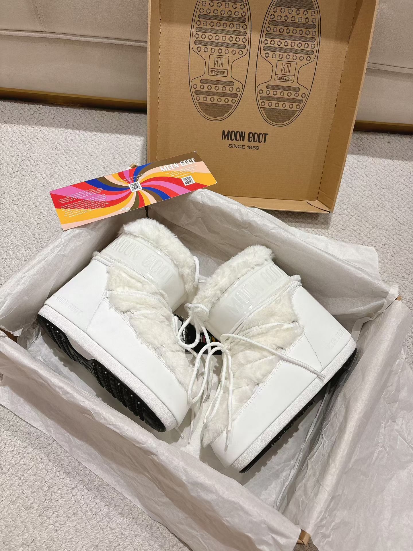 MB Icon Low White Winter Boots