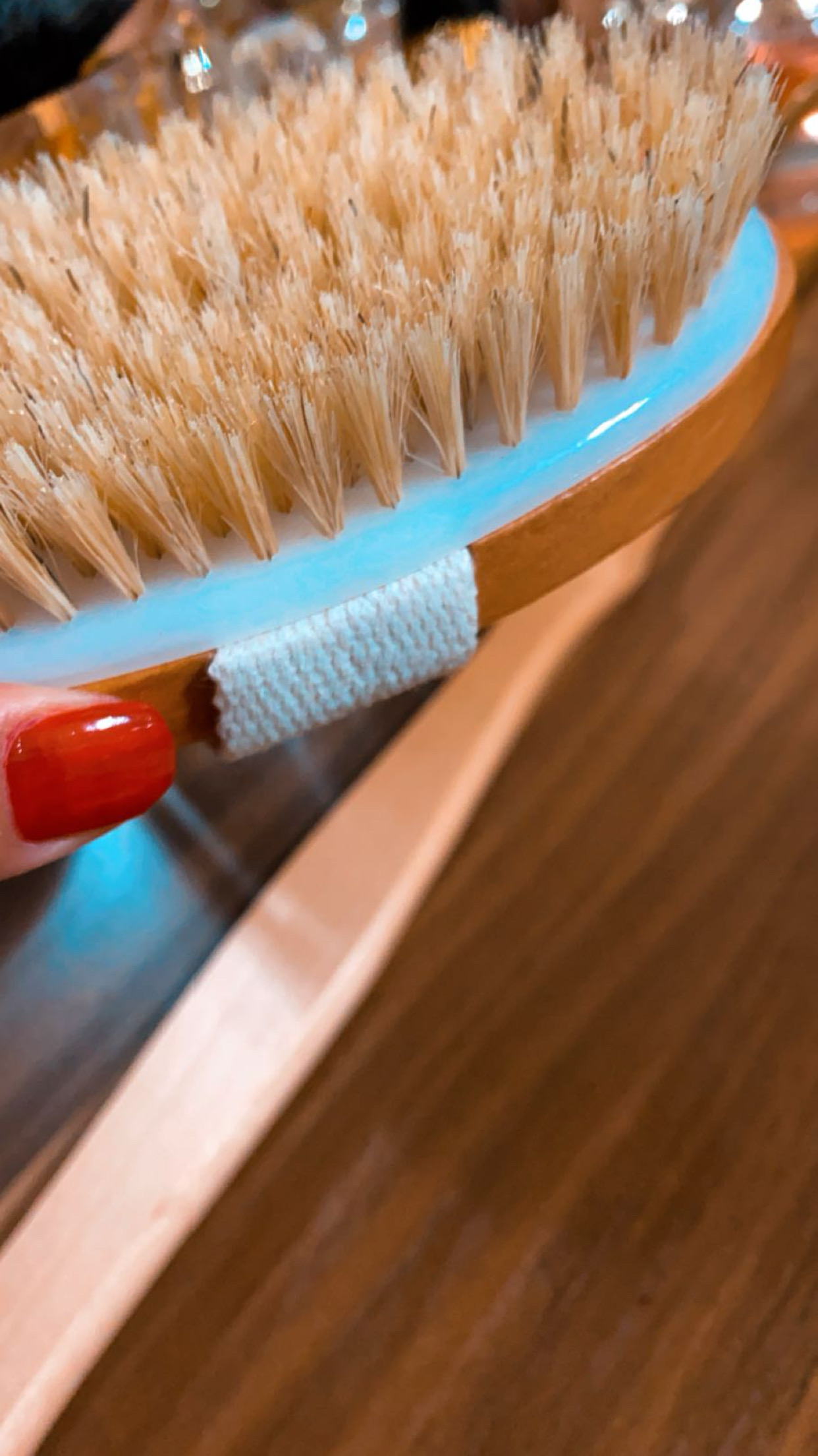 فرشاة التقشير الجافة مع سكراب القهوة والشوكولاتة 