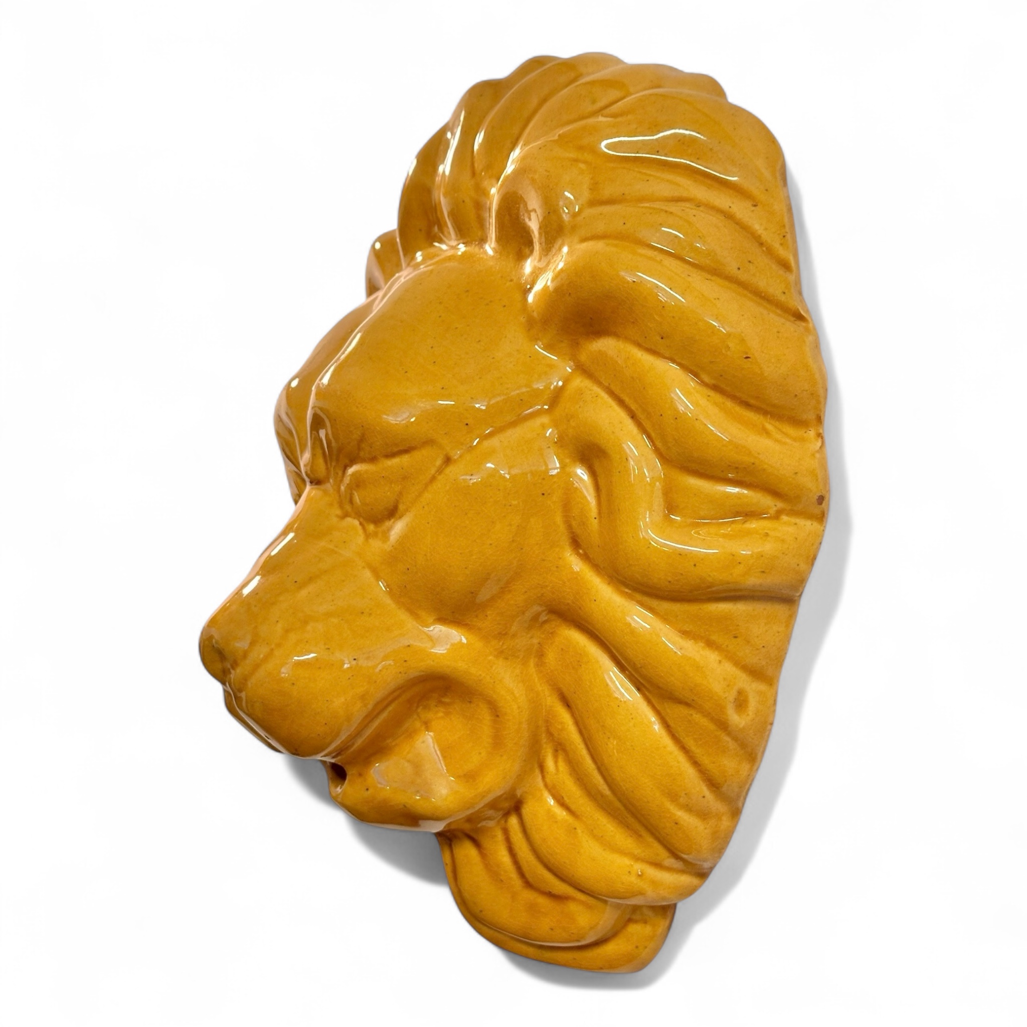 Máscarón o cabeza de león de cerámica esmaltada