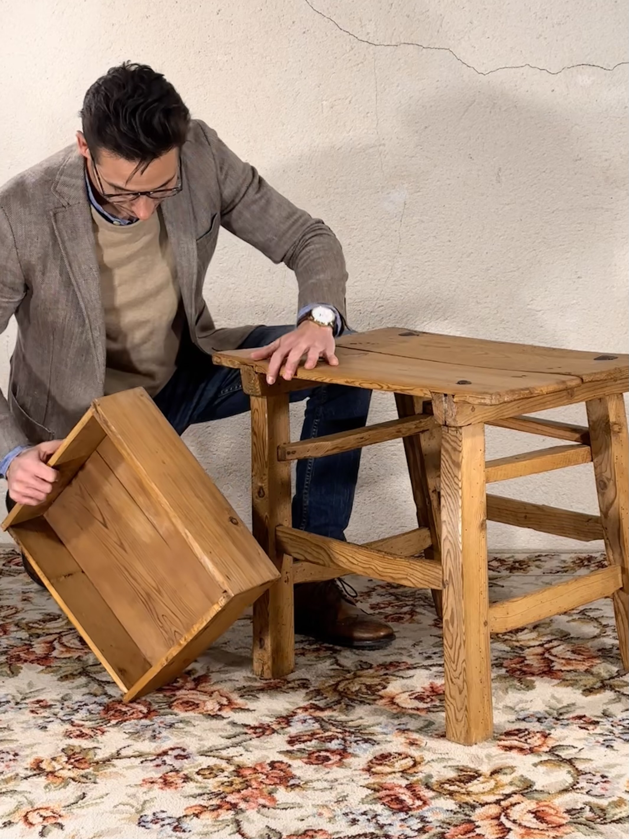 Mesa tocinera, madera de pino.