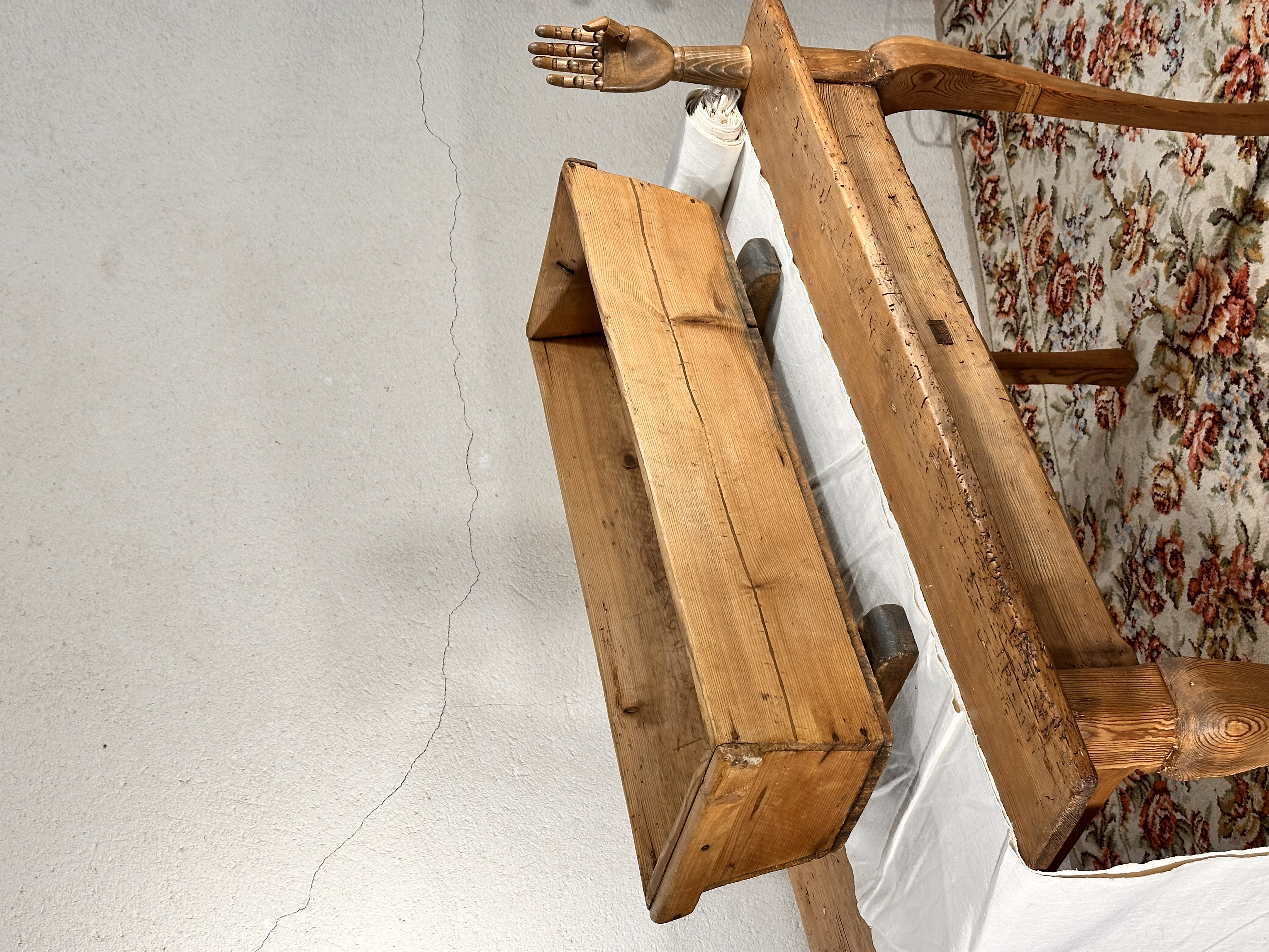 Artesa antigua de pino