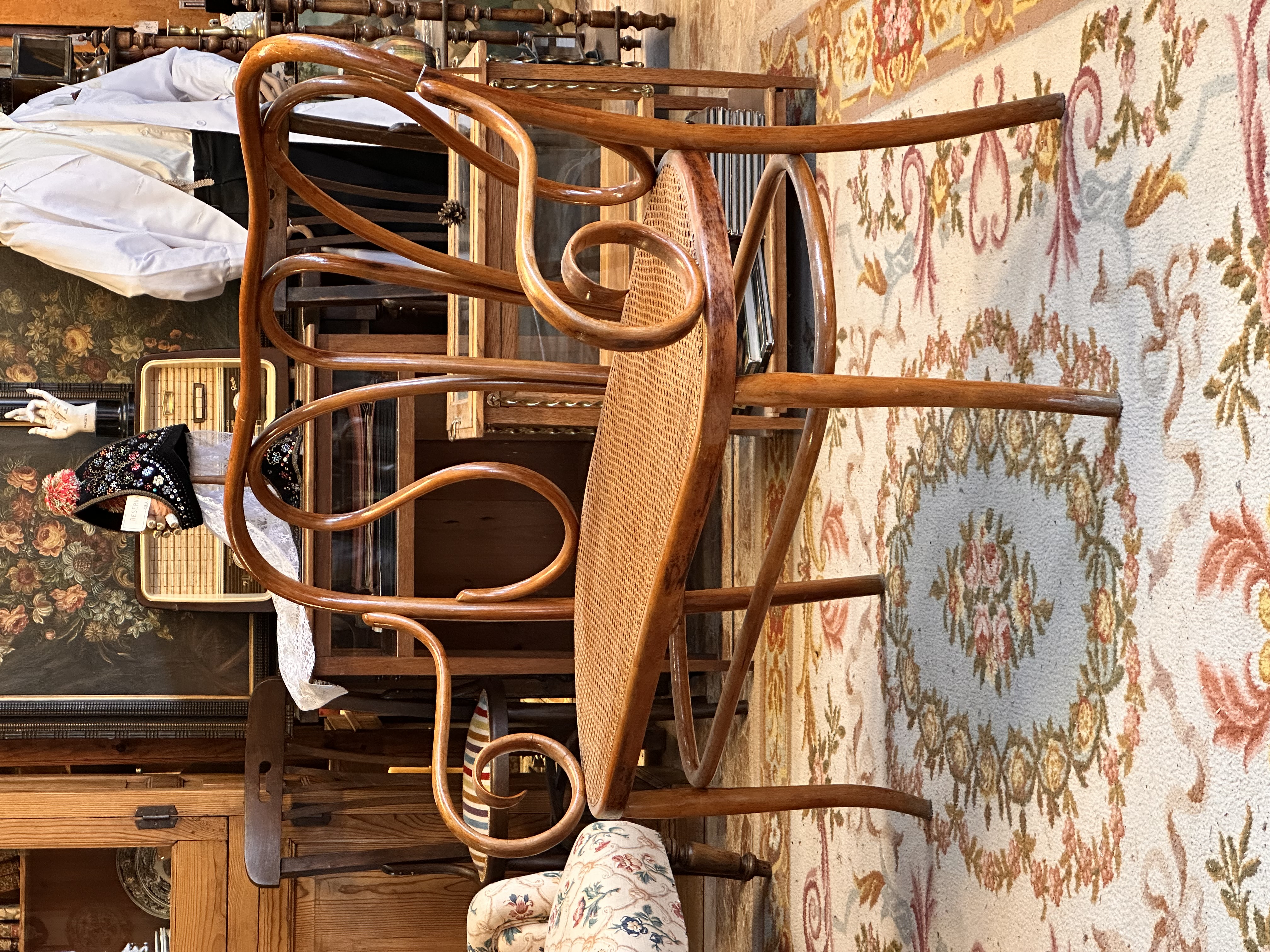 Banco estilo Thonet, circa 1900.