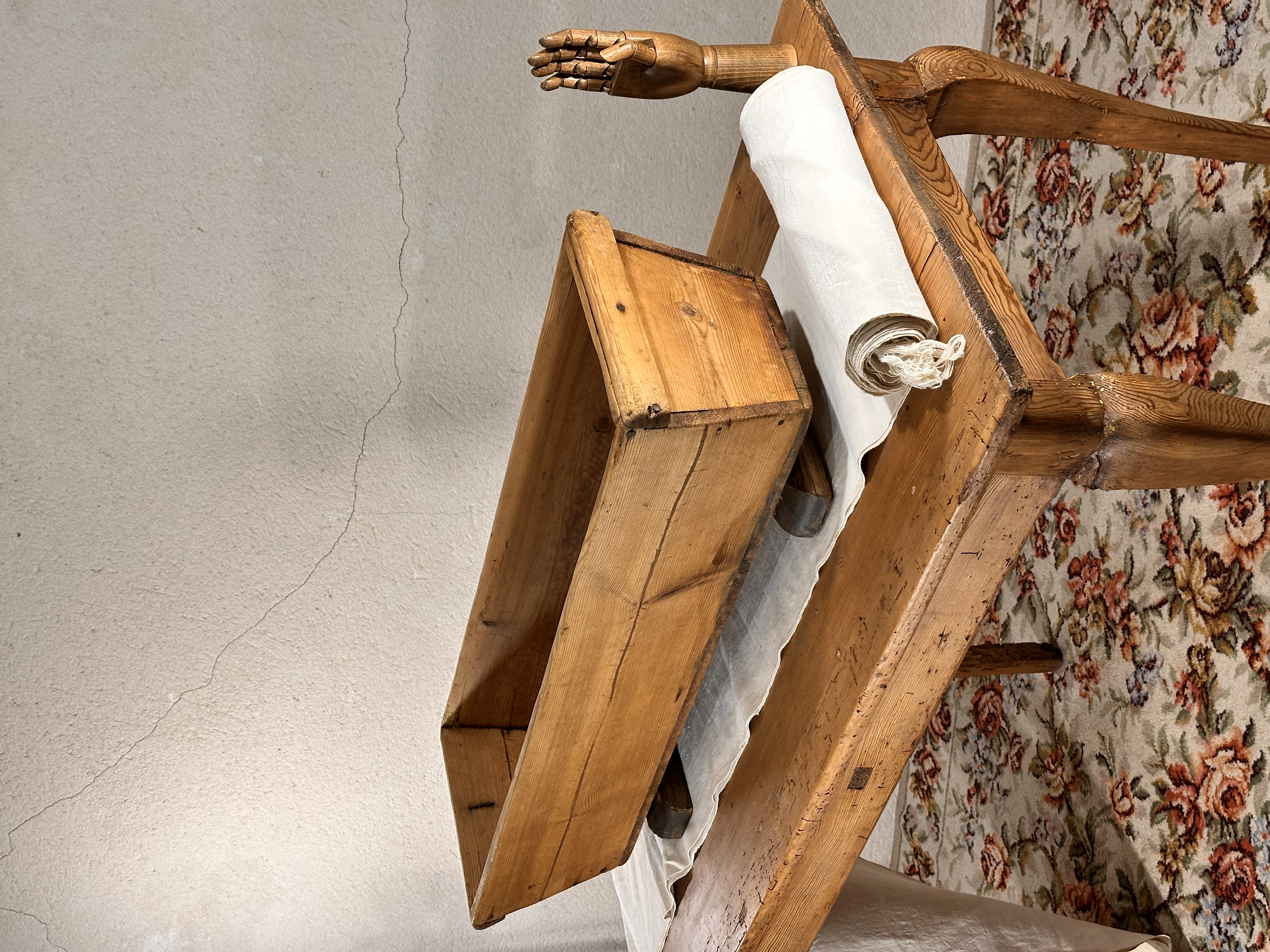 Artesa antigua de pino