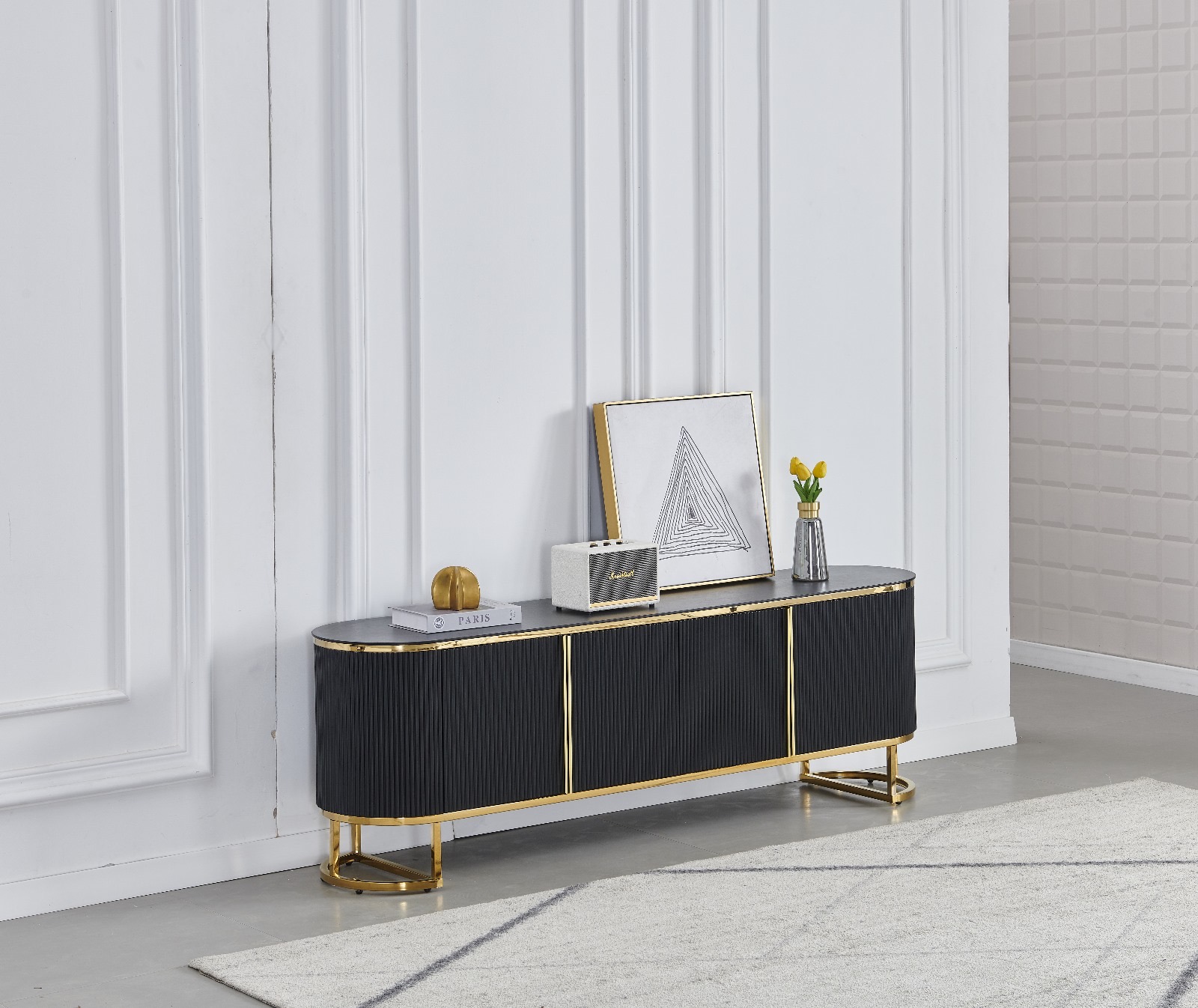 Meuble TV Esmée – Pieds dorés ou argentés, plateau céramique effet marbre