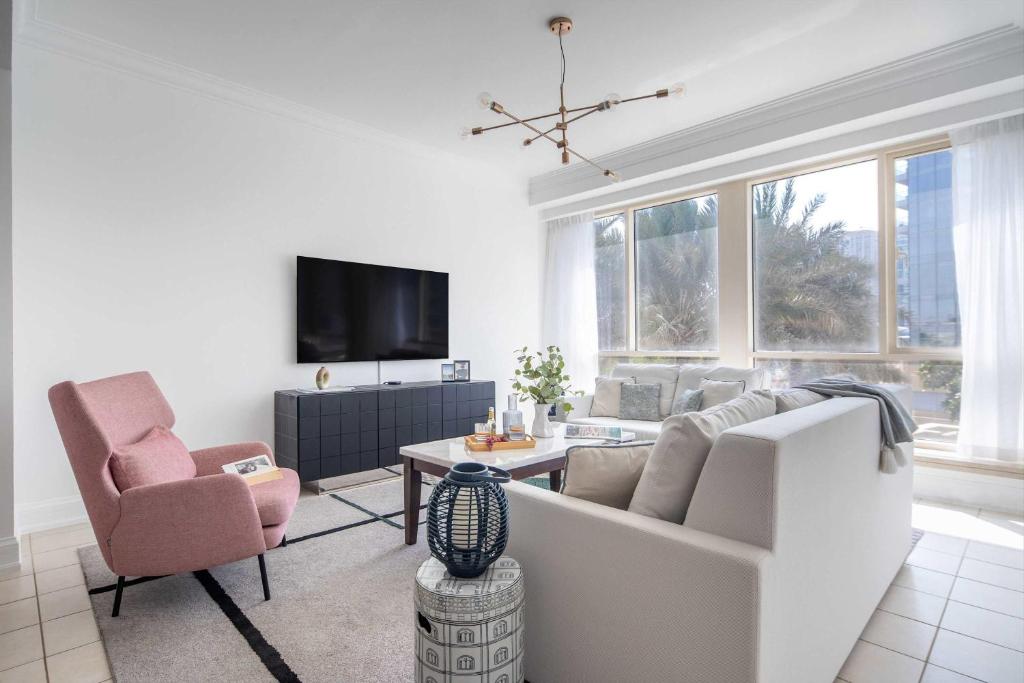 Marina View Unfurnished 2 Bedroom for Rent | Al Yass Tower