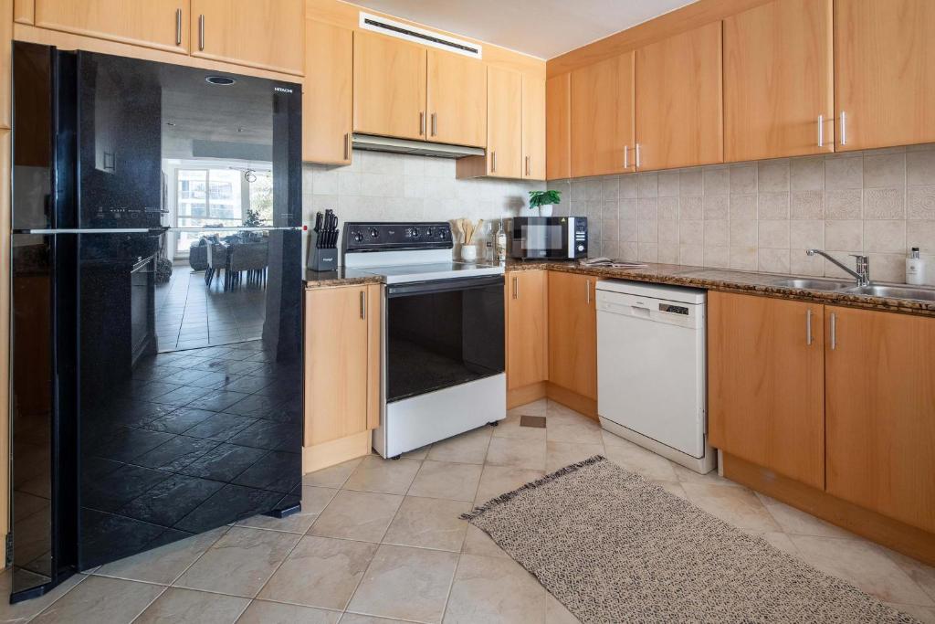 Marina View Unfurnished 2 Bedroom for Rent | Al Yass Tower