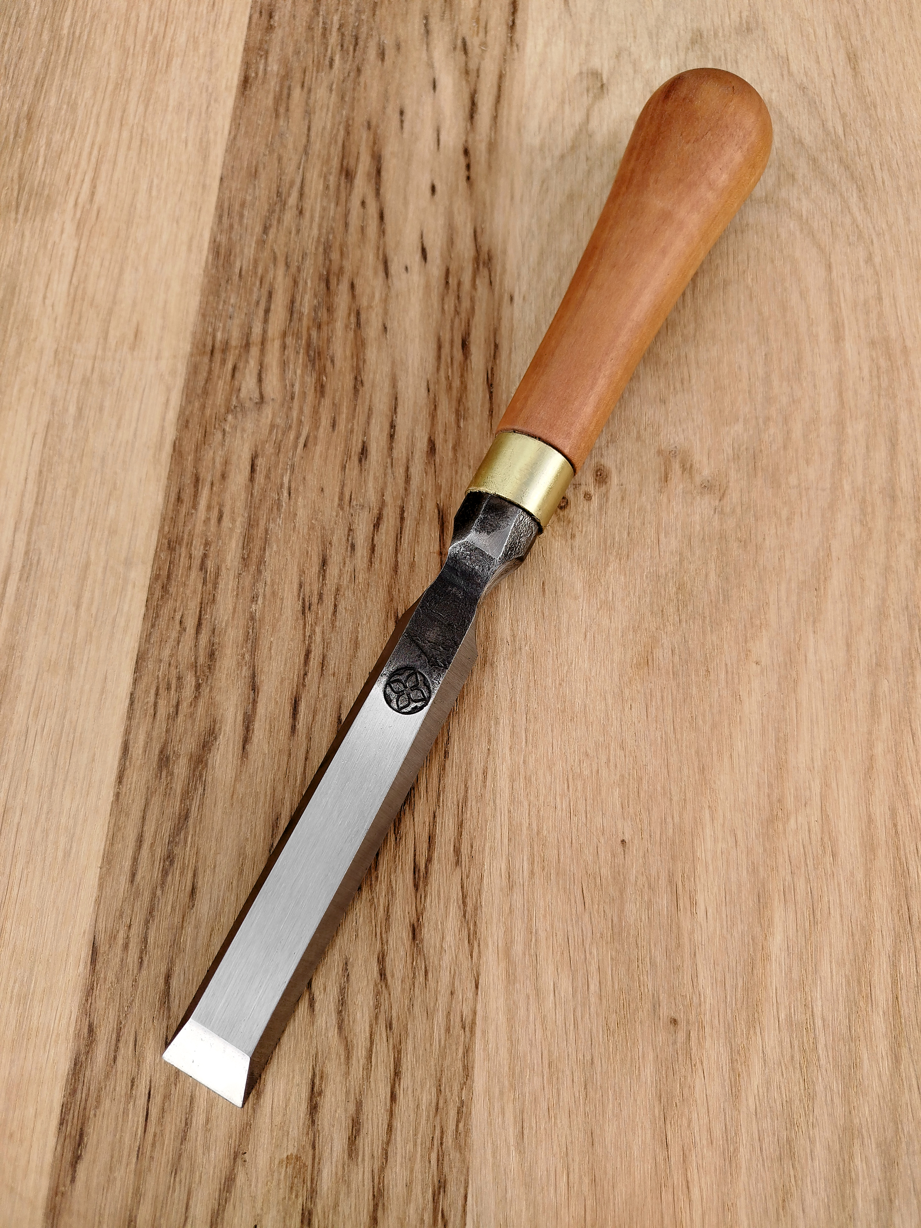 Ciseau à bois à soie, manche cormier