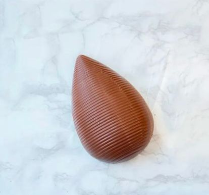 Forma de Ovo Bicudo em Acetato com Silicone 500g