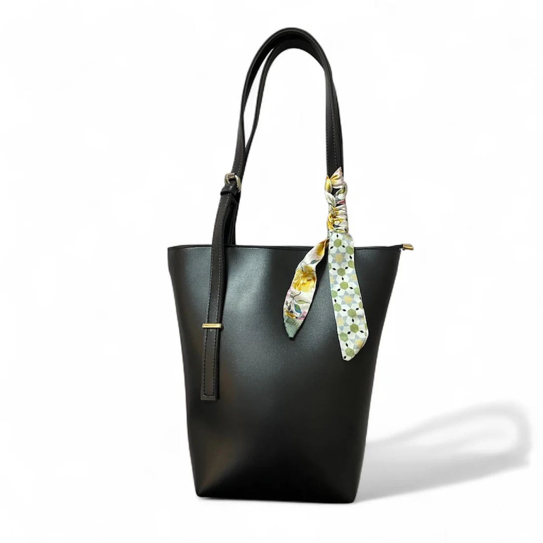 Blooming Bucket Black