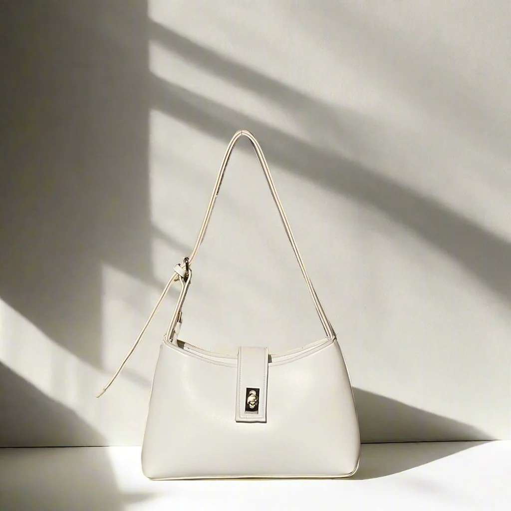 Casual Chic Saddle Bag “White”