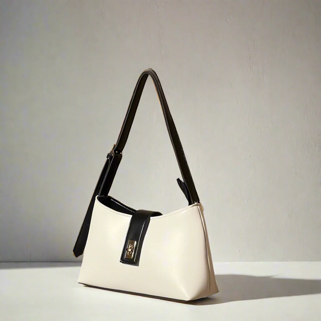 Casual Chic Saddle Bag “White Black”