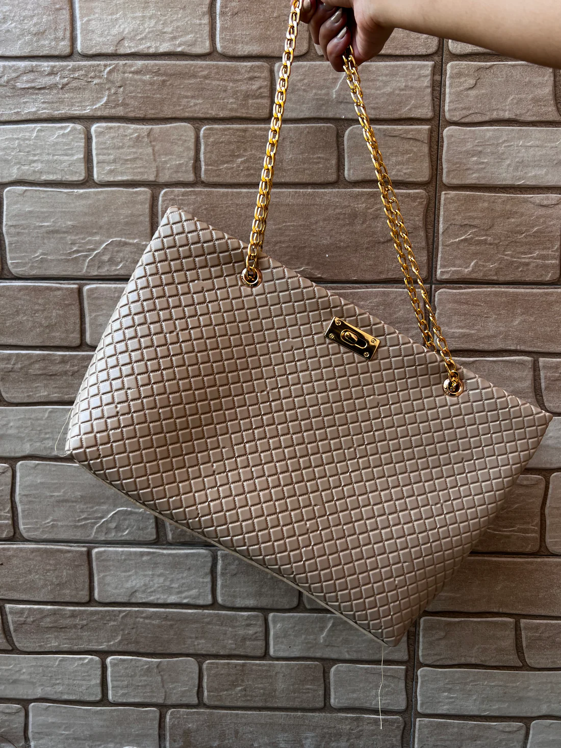 The Rhombus Shoulder Bag “Sandy Beige”