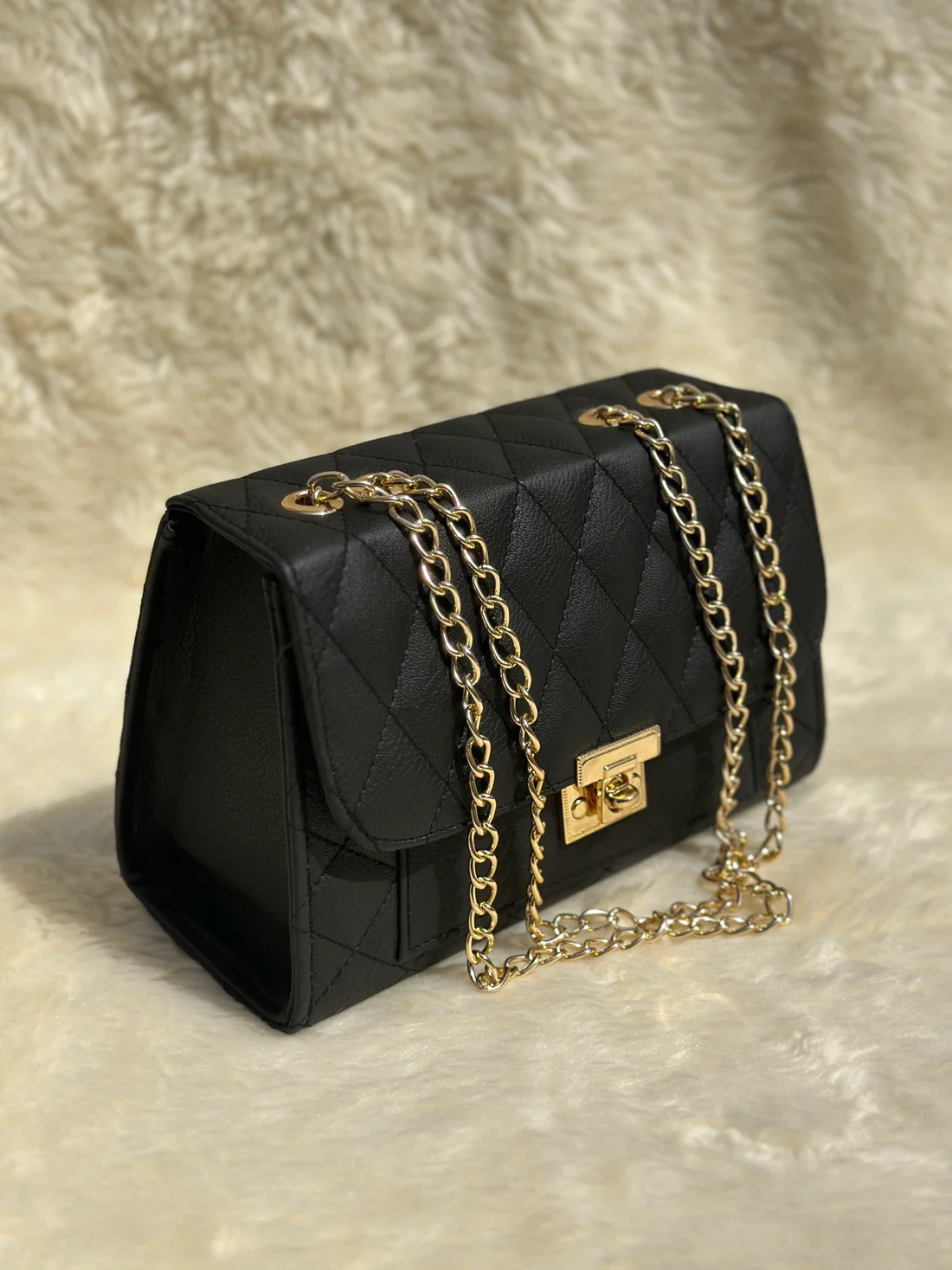 Cross-Body Bag with Golden Chain “Black”