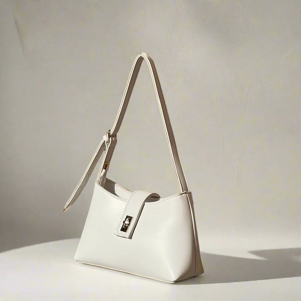 Casual Chic Saddle Bag “White”