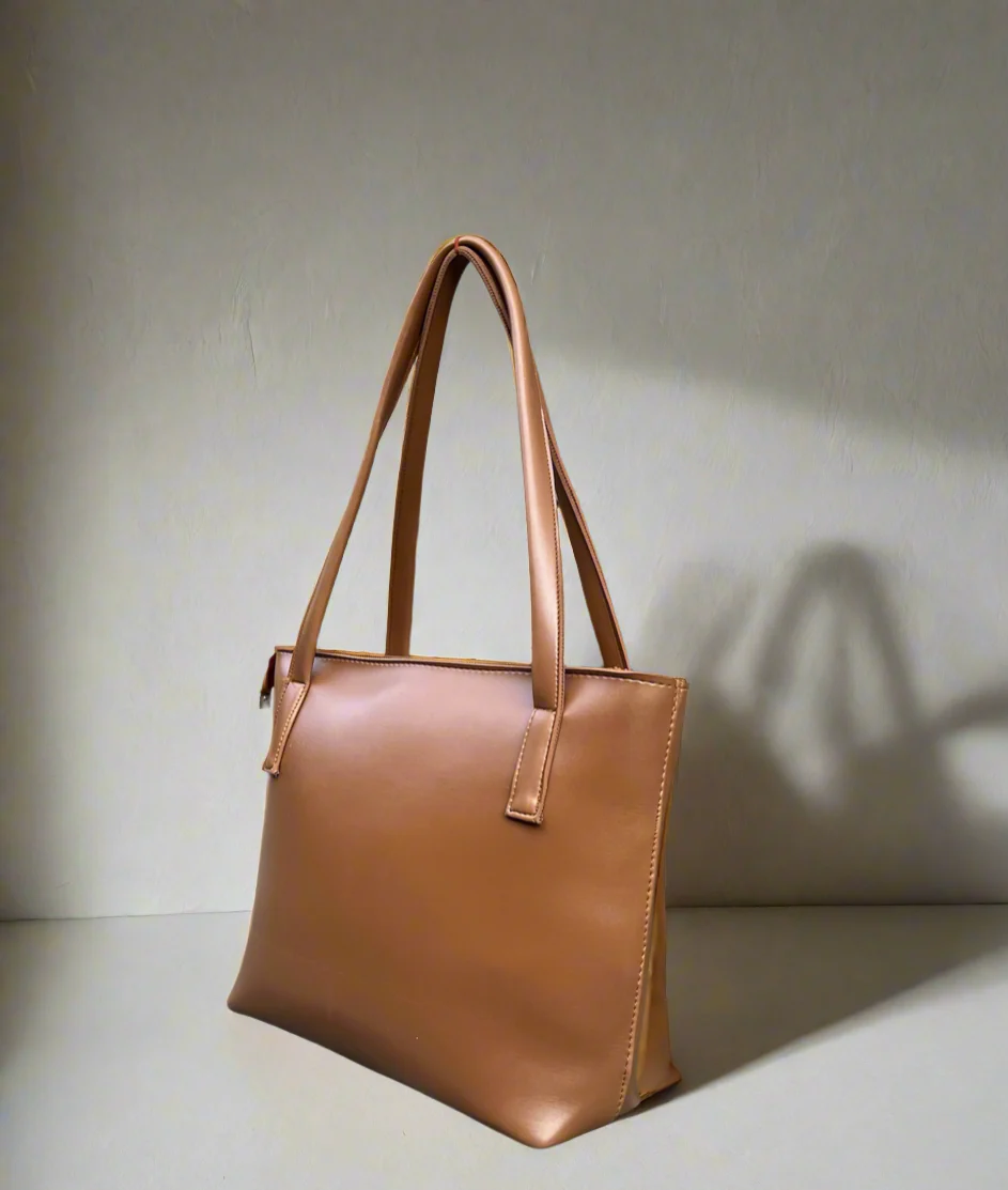 Nova Tote “Almond Brown”