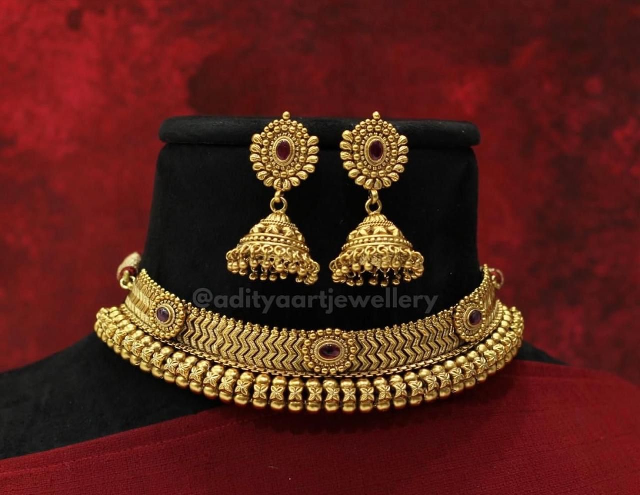 Traditional Gold-Plated Choker Necklace Set