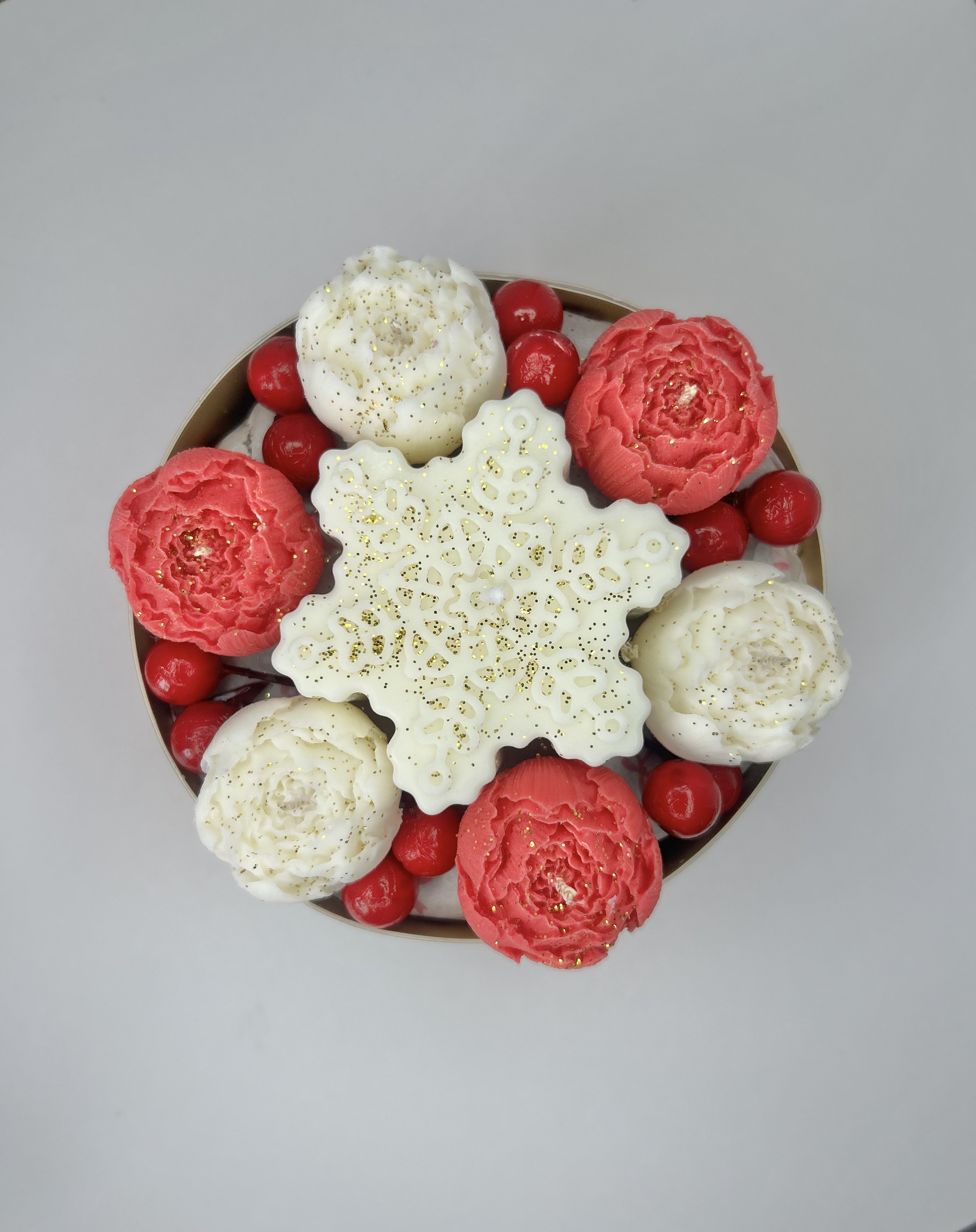 Proginė žvakių puokštė dėžutėje