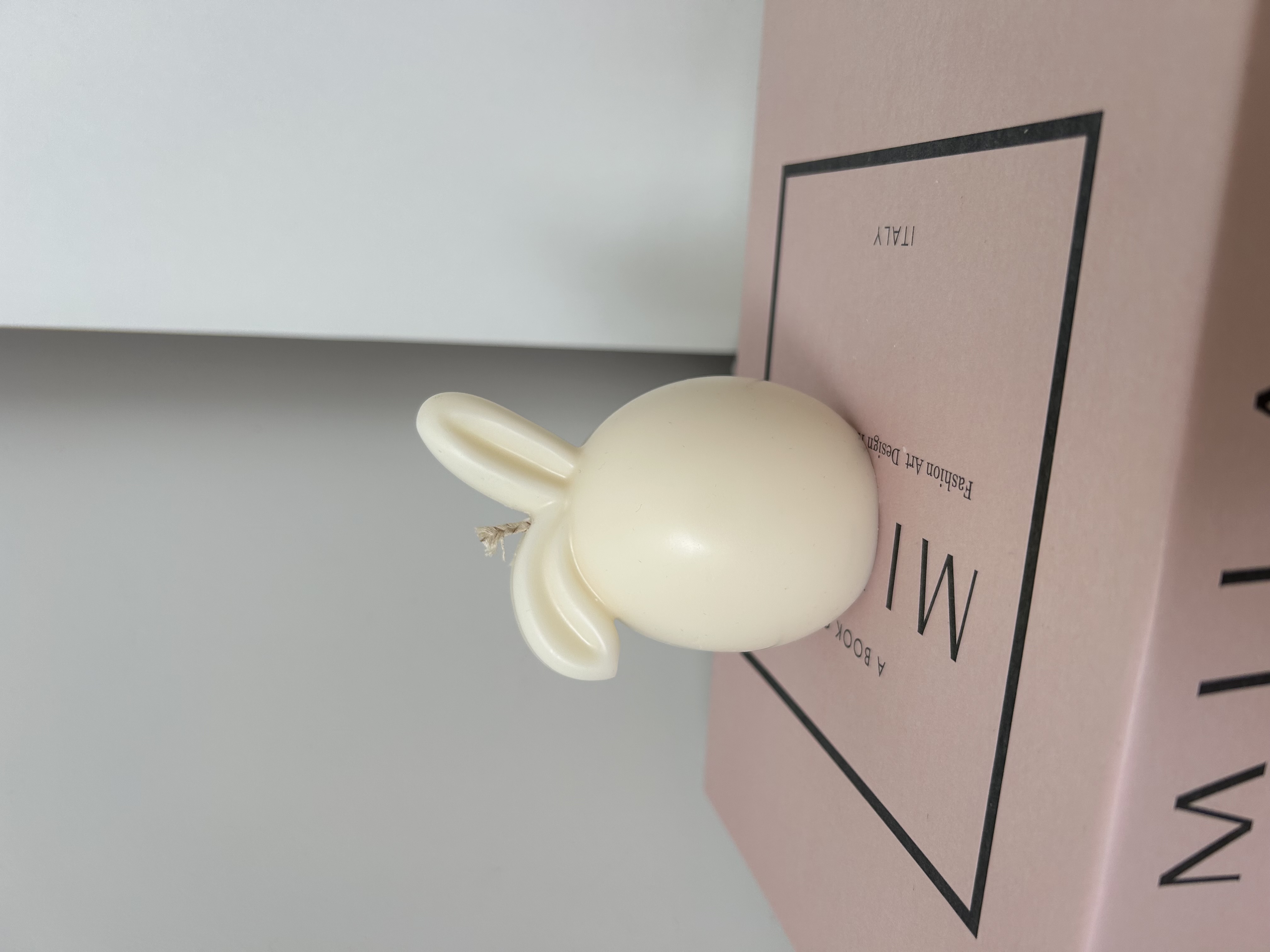 Žvakė "Nulenkta ausis"