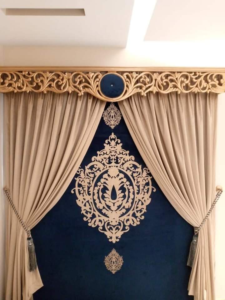 GRAND HERITAGE WITH BLACK ROYAL MOTIVE 