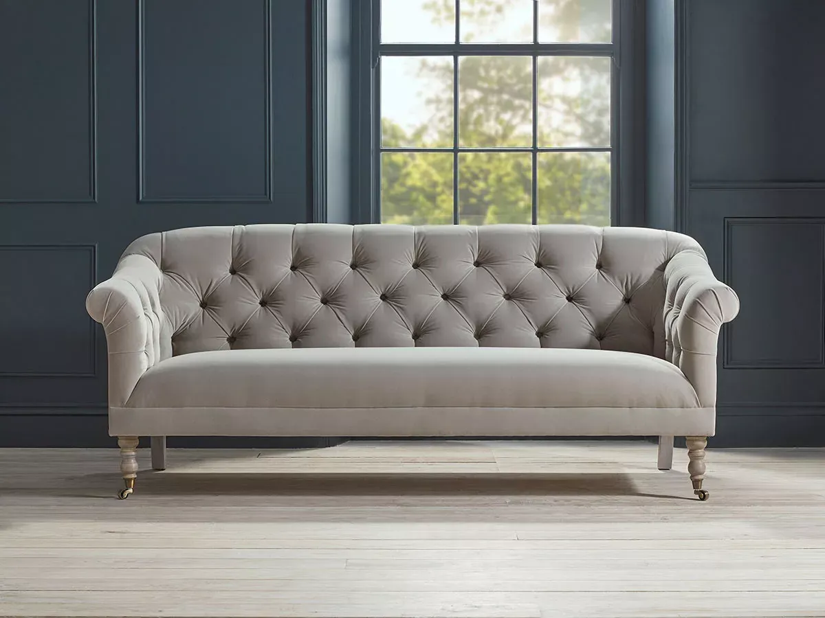 DOMME CHESTER FIELD SOFA