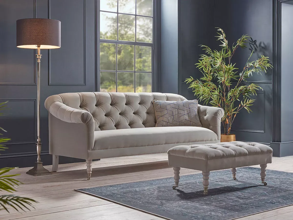 DOMME CHESTER FIELD SOFA