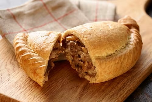 Proper Cornish Unbaked Traditional Steak Pasties 20x283g