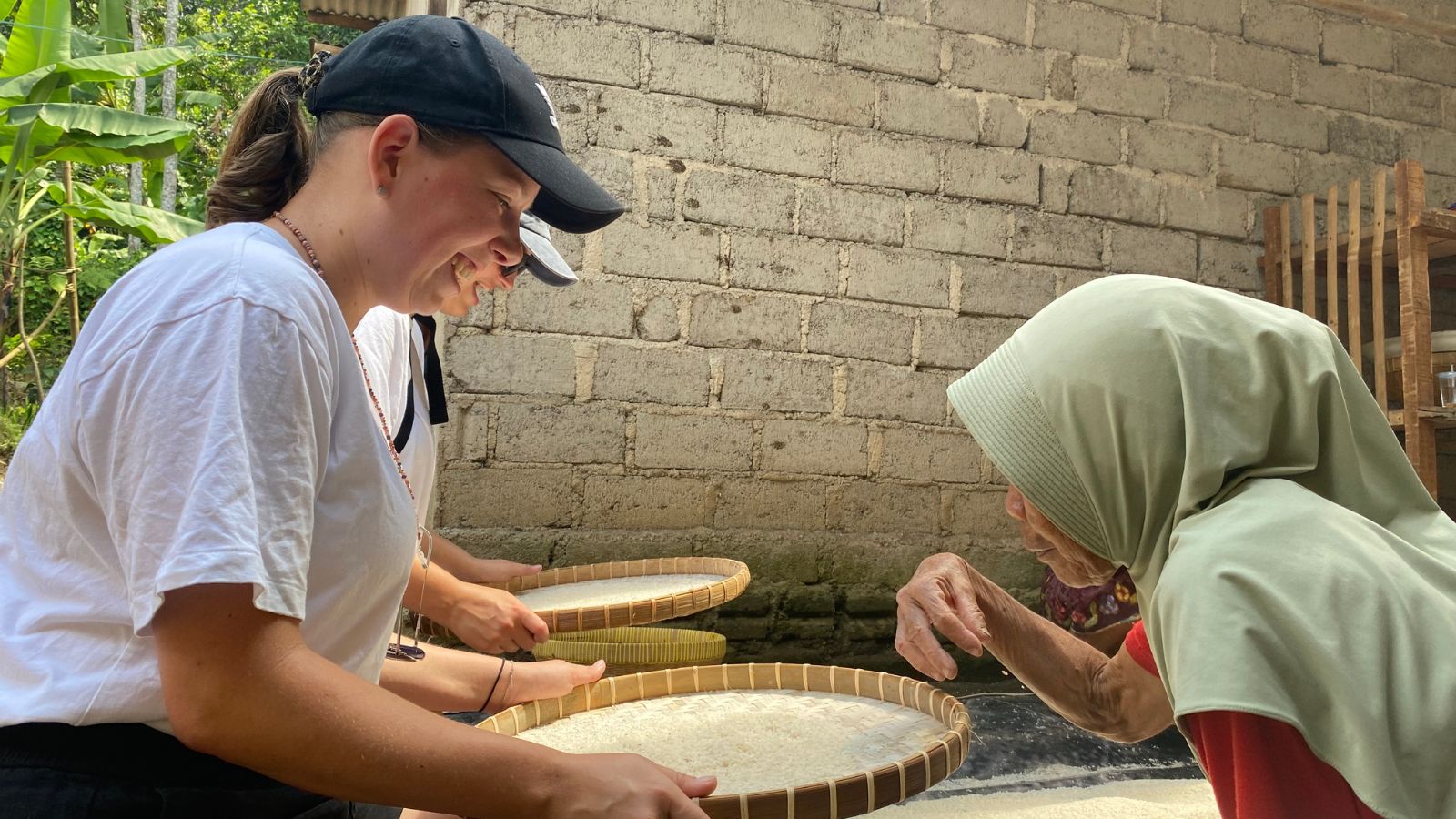 Traditional Coconut Oil & Lombok Coffee Workshop