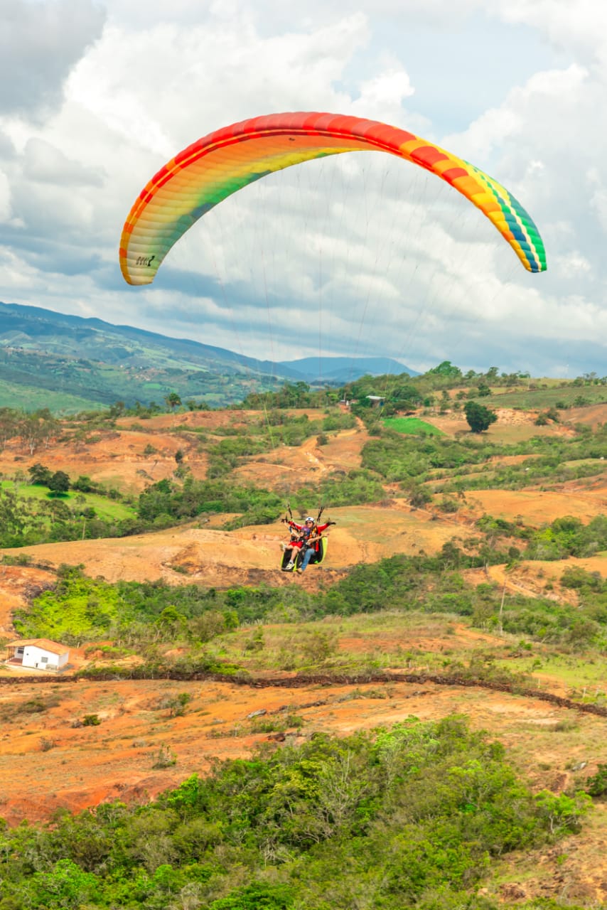 Vuelo en Parapente en Villanueva – Cañón del Chicamocha (Tarde)
