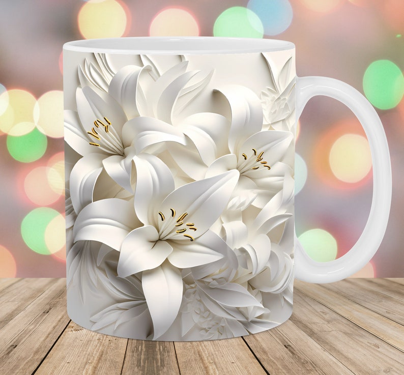 Taza con diseño de lirios blancos