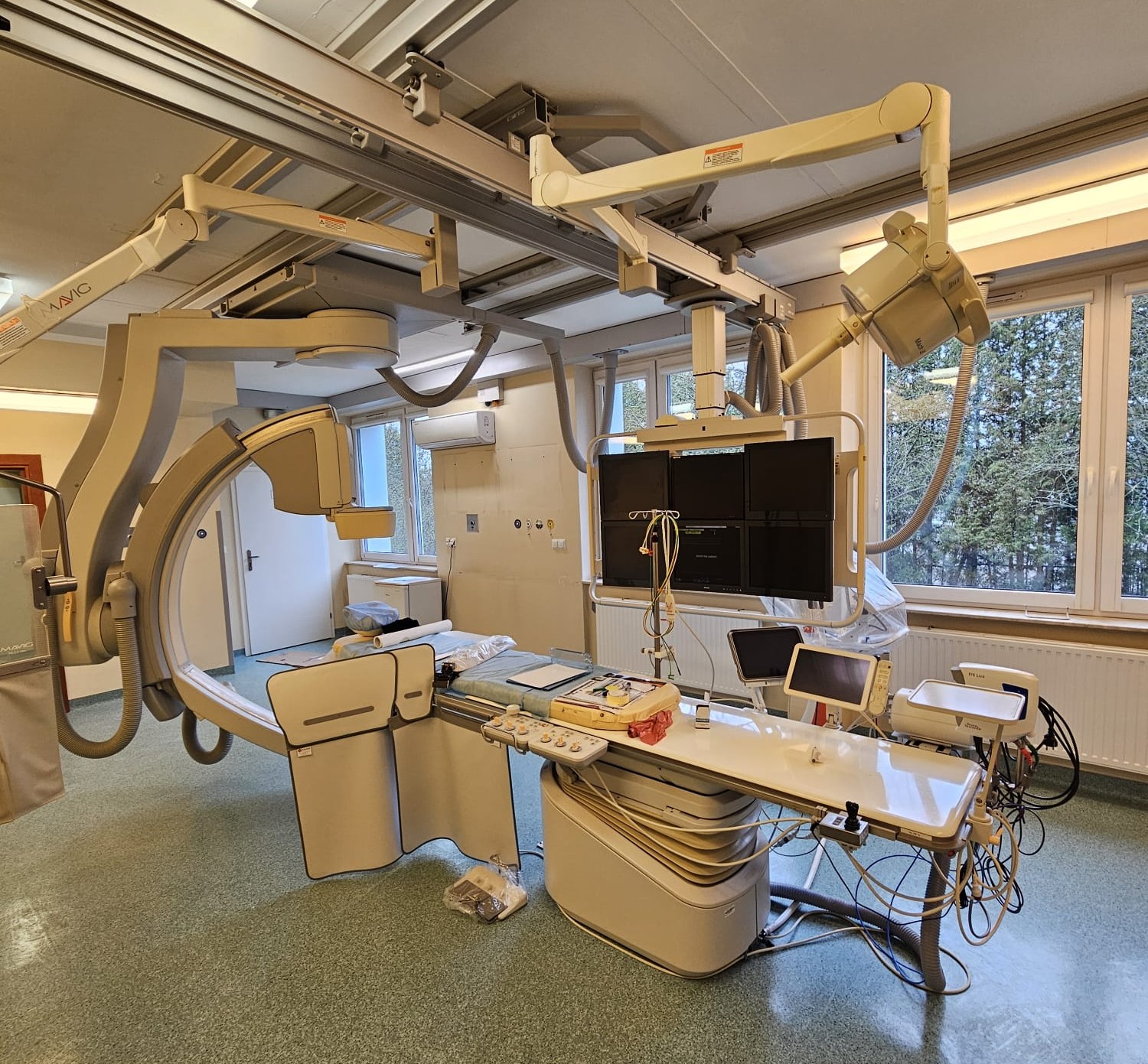 Philips Allura Clarity FD10 Cath Angiography System