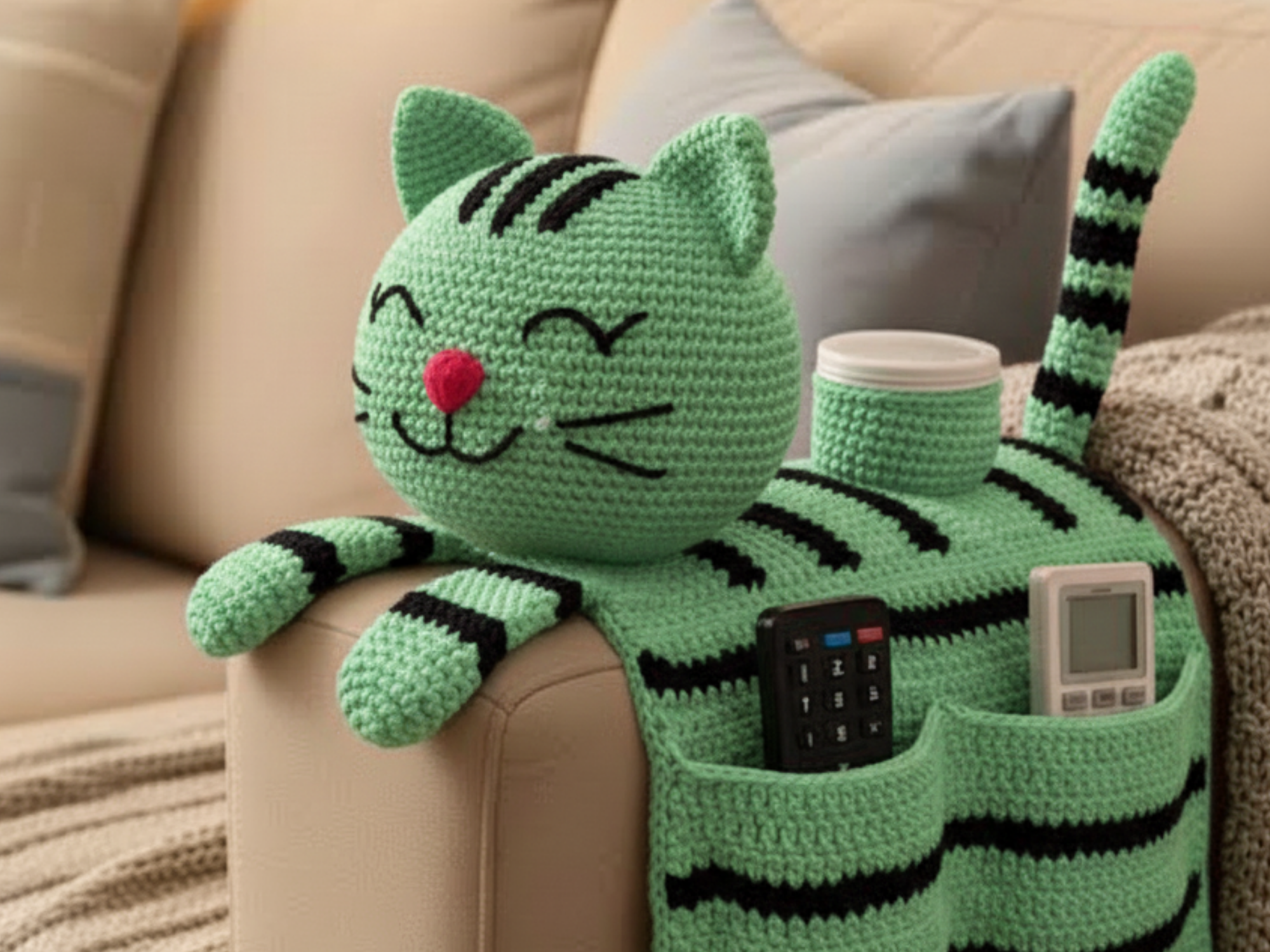 Crochet Cat Sofa Arm Organizer Pattern