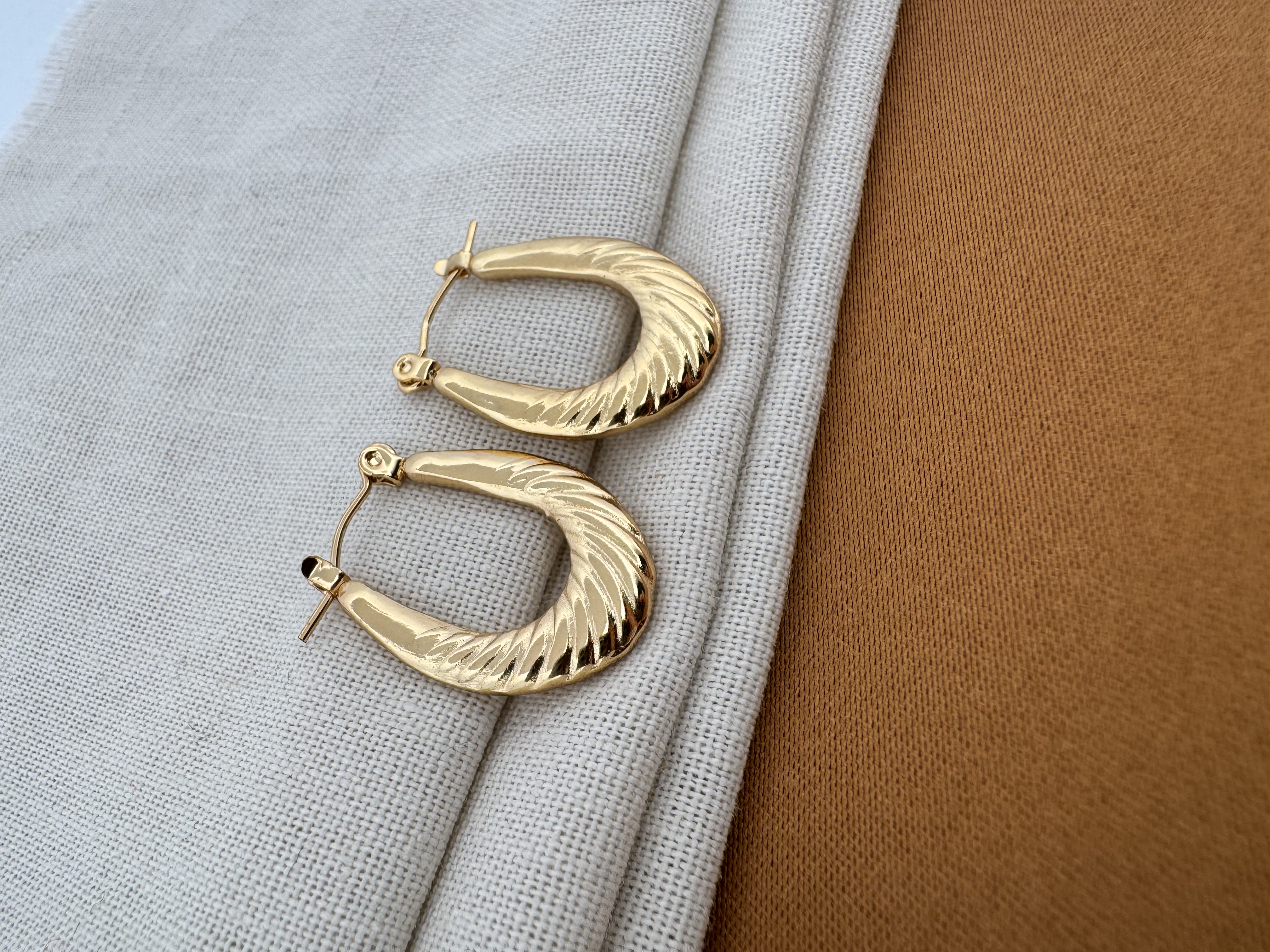 Créole Élégance Twistée Or 18k 