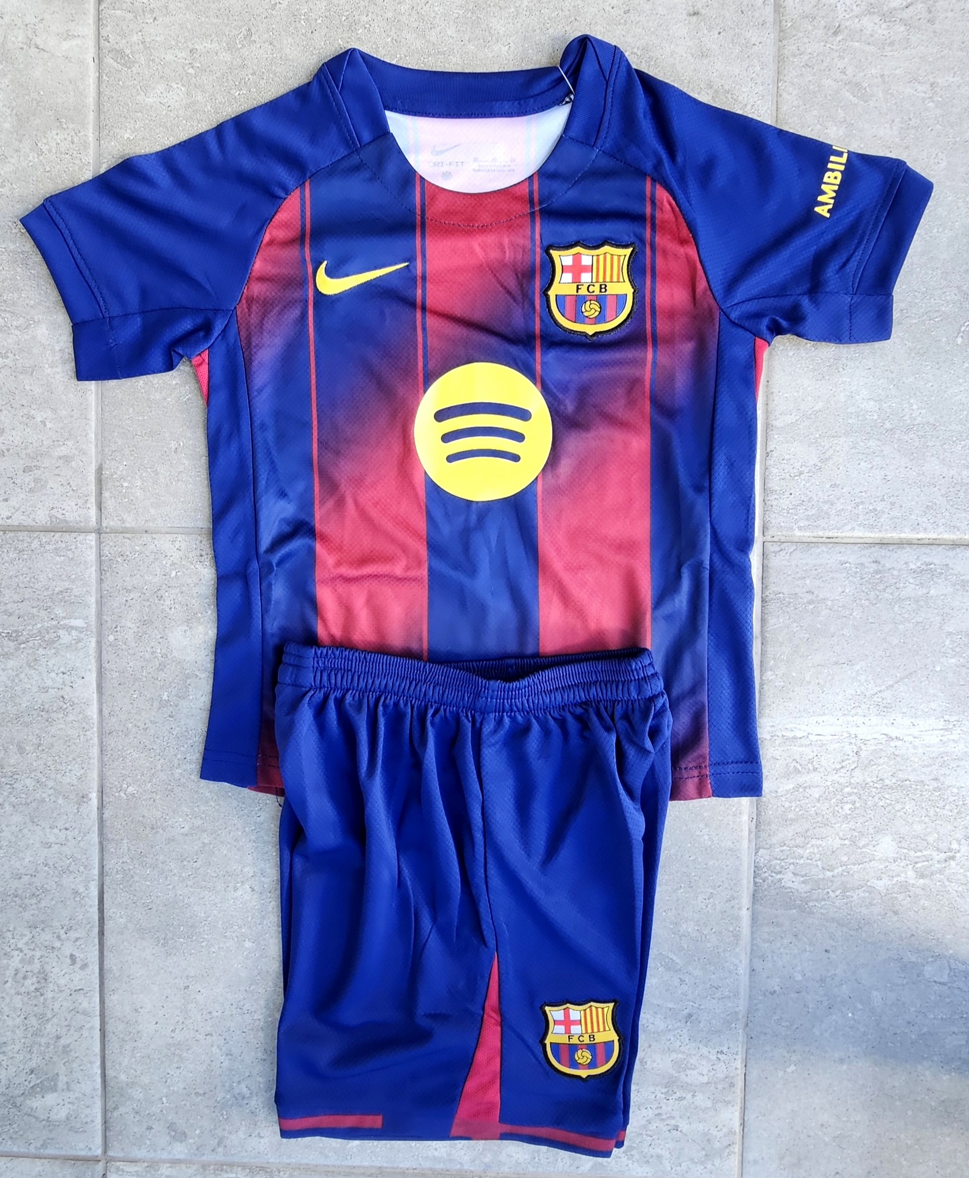 Conjunto de camiseta y shorts FC Barcelona