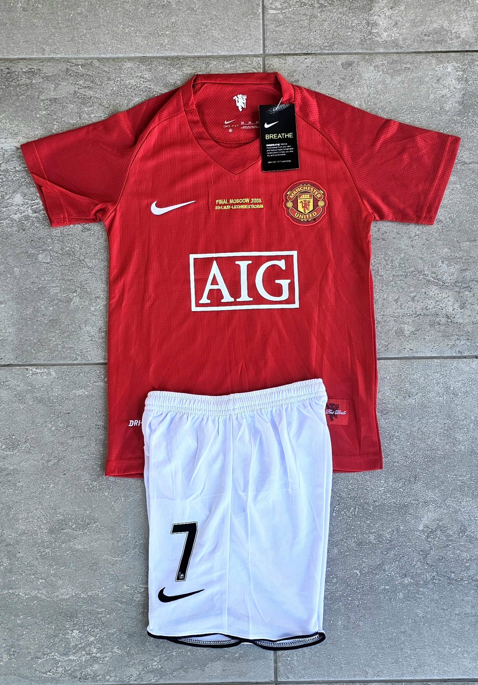 Conjunto de camiseta y short Manchester United