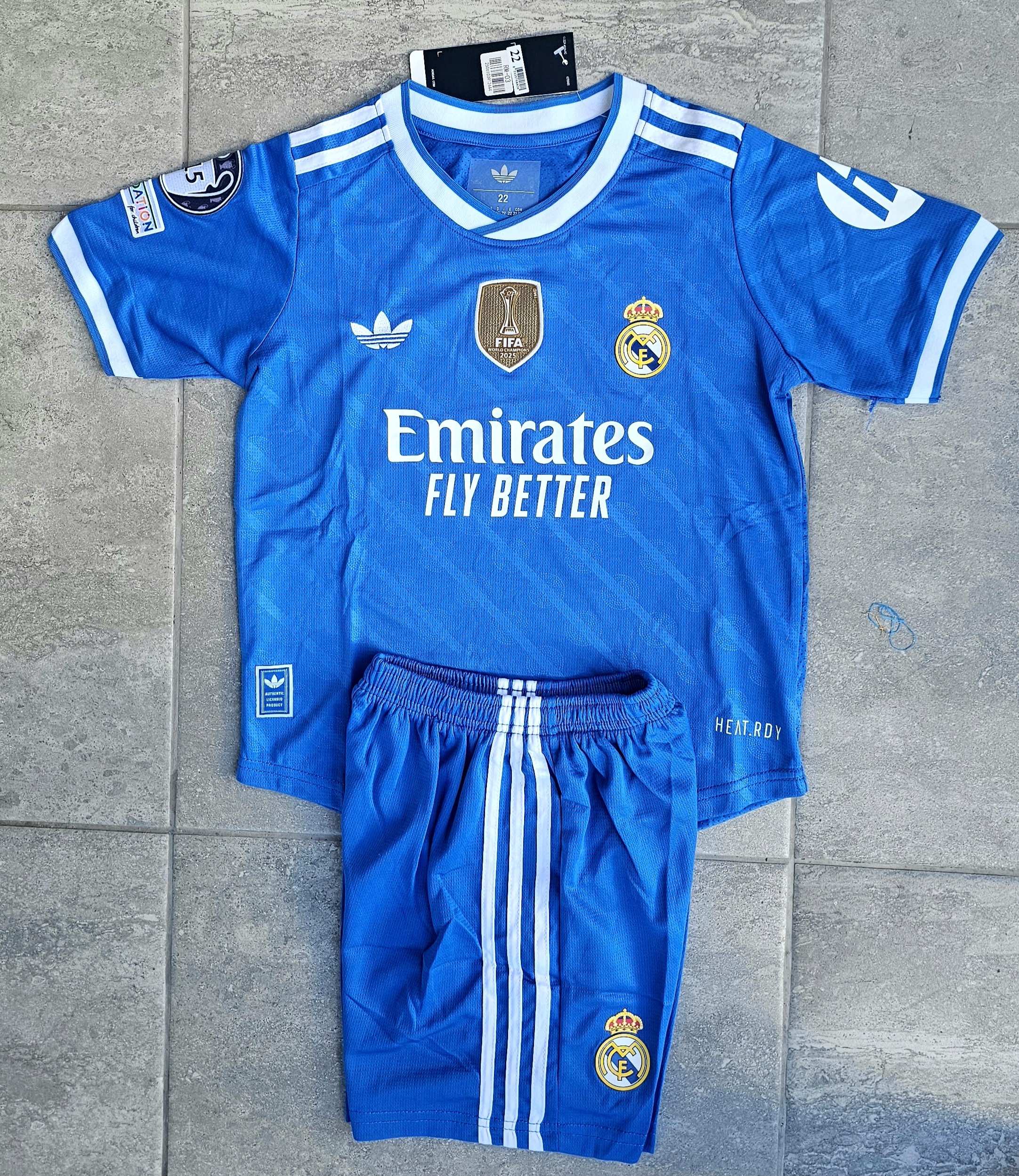 Conjunto oficial de fútbol Real Madrid