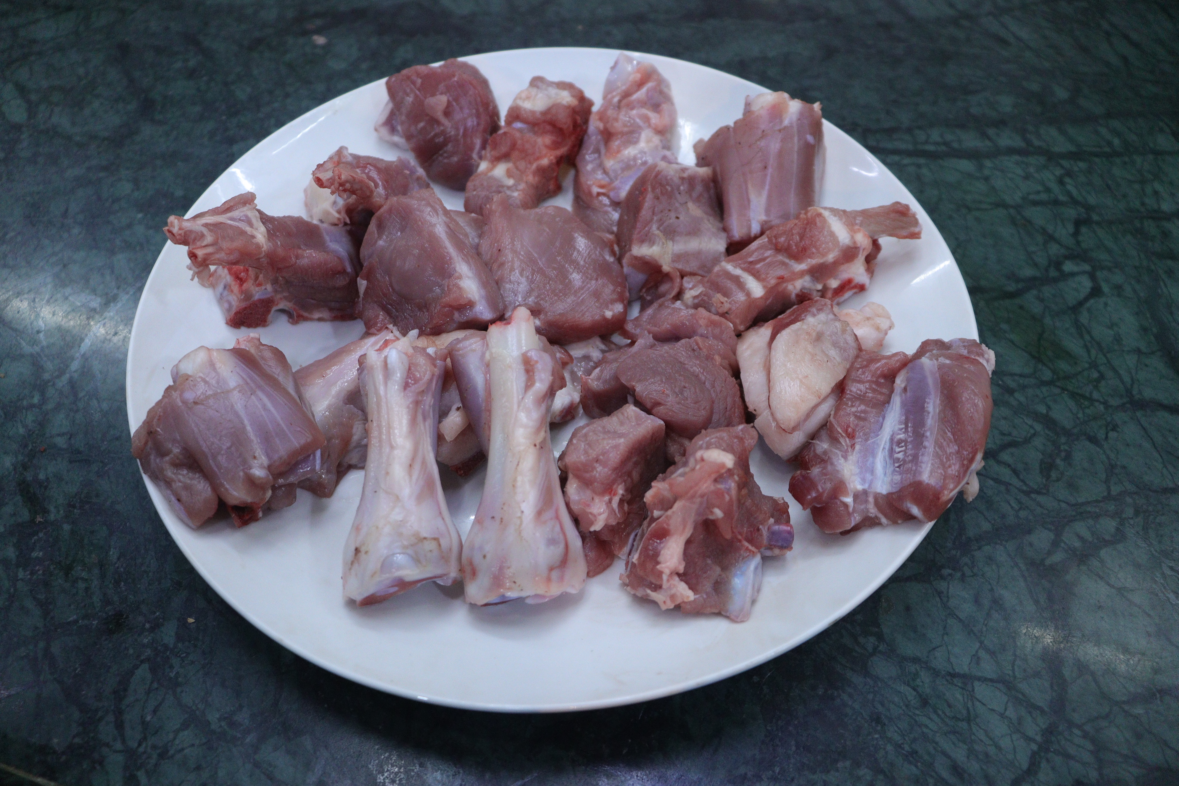 fresh mutton curry cut