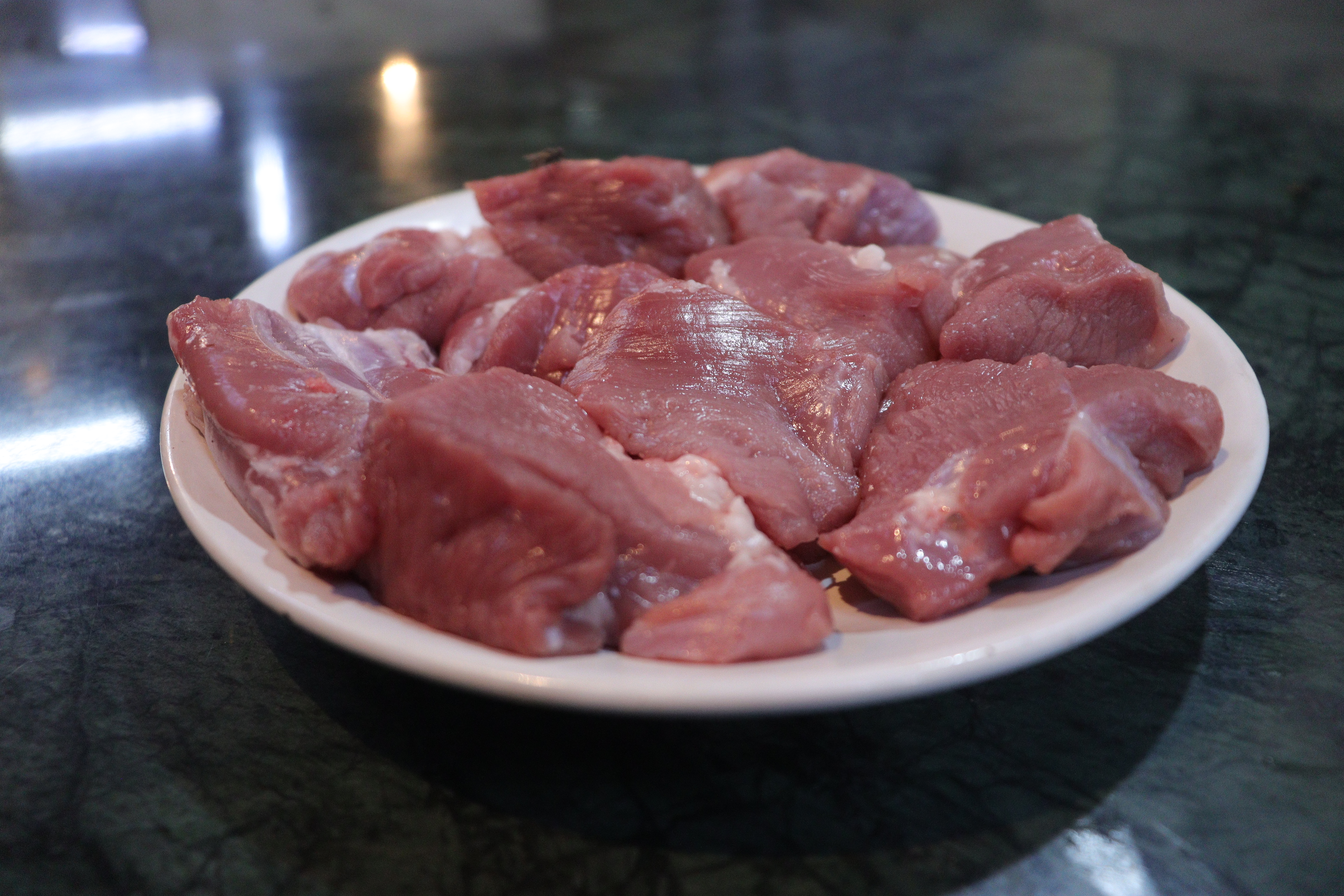 fresh mutton bonles cubes