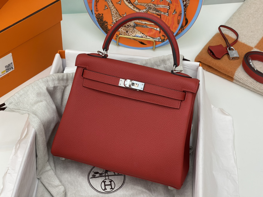 Hermès Kelly 25 Salmon Red