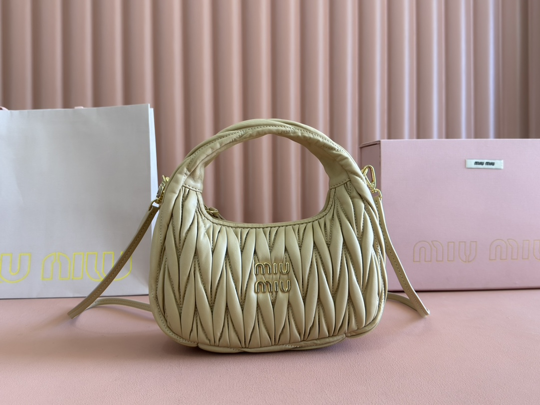 【 5BC125 Light Green 】miumiu wander