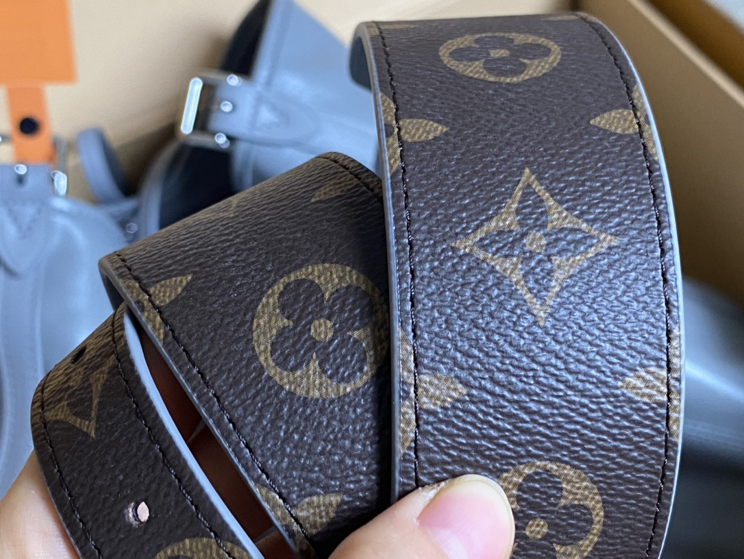 【 M25143 Gray 】LV CarryAll Cargo medium-sized handbag