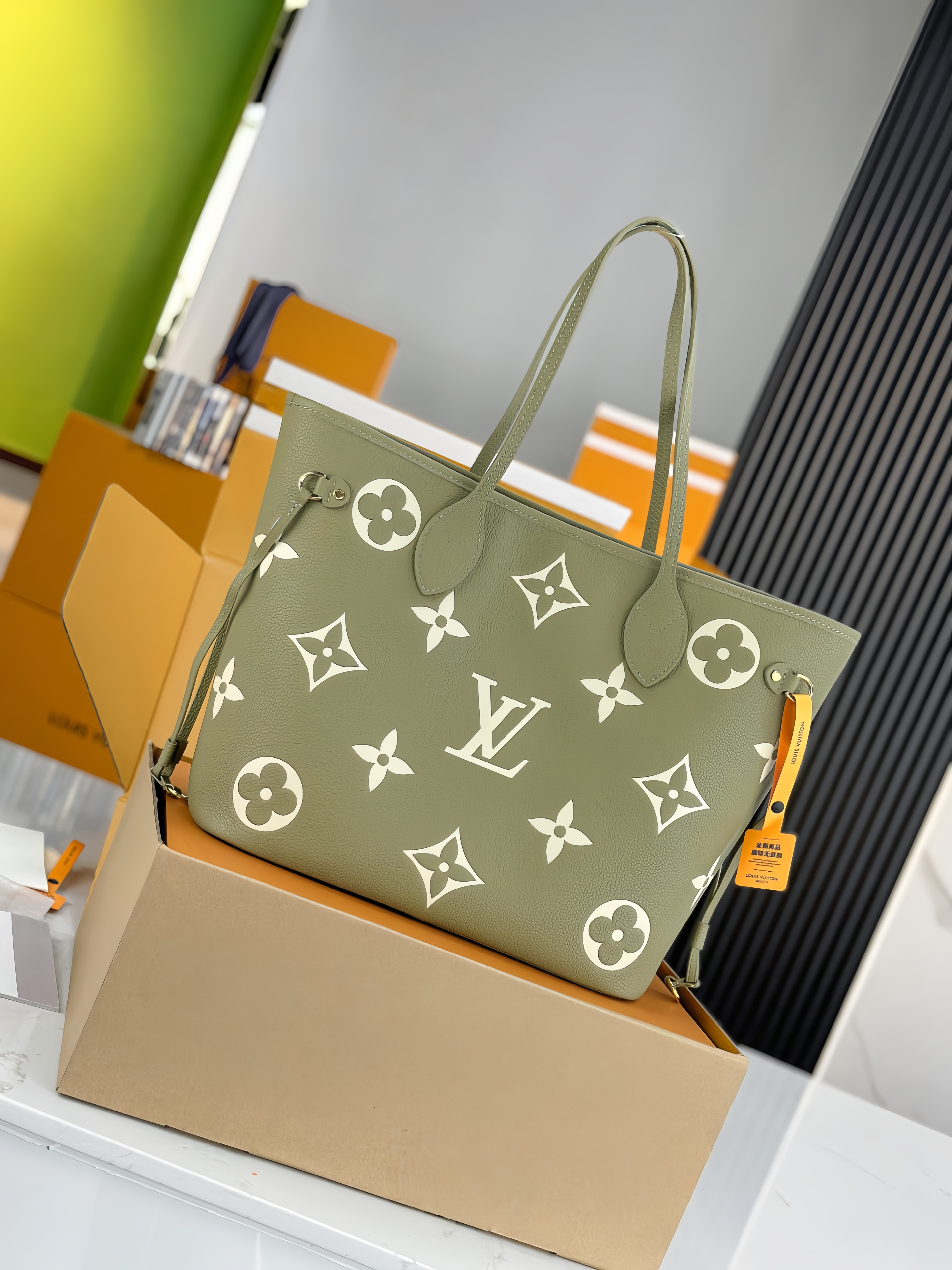 【M46649 Green】LV Neverfull Medium-sized handbag