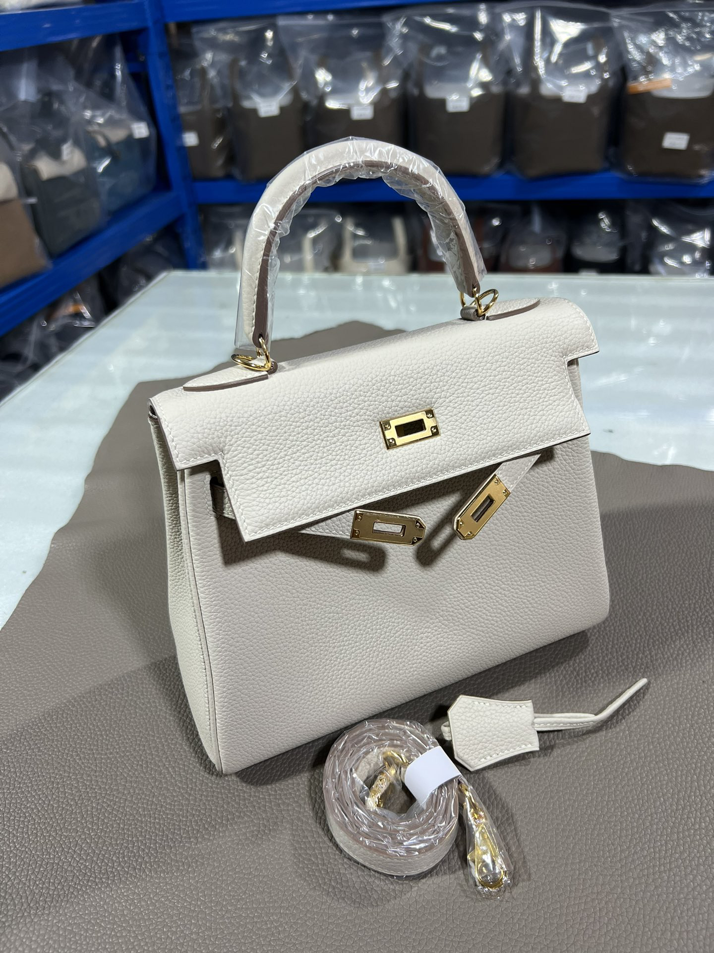Hermès Kelly 25 Inner Seam Milkshake White